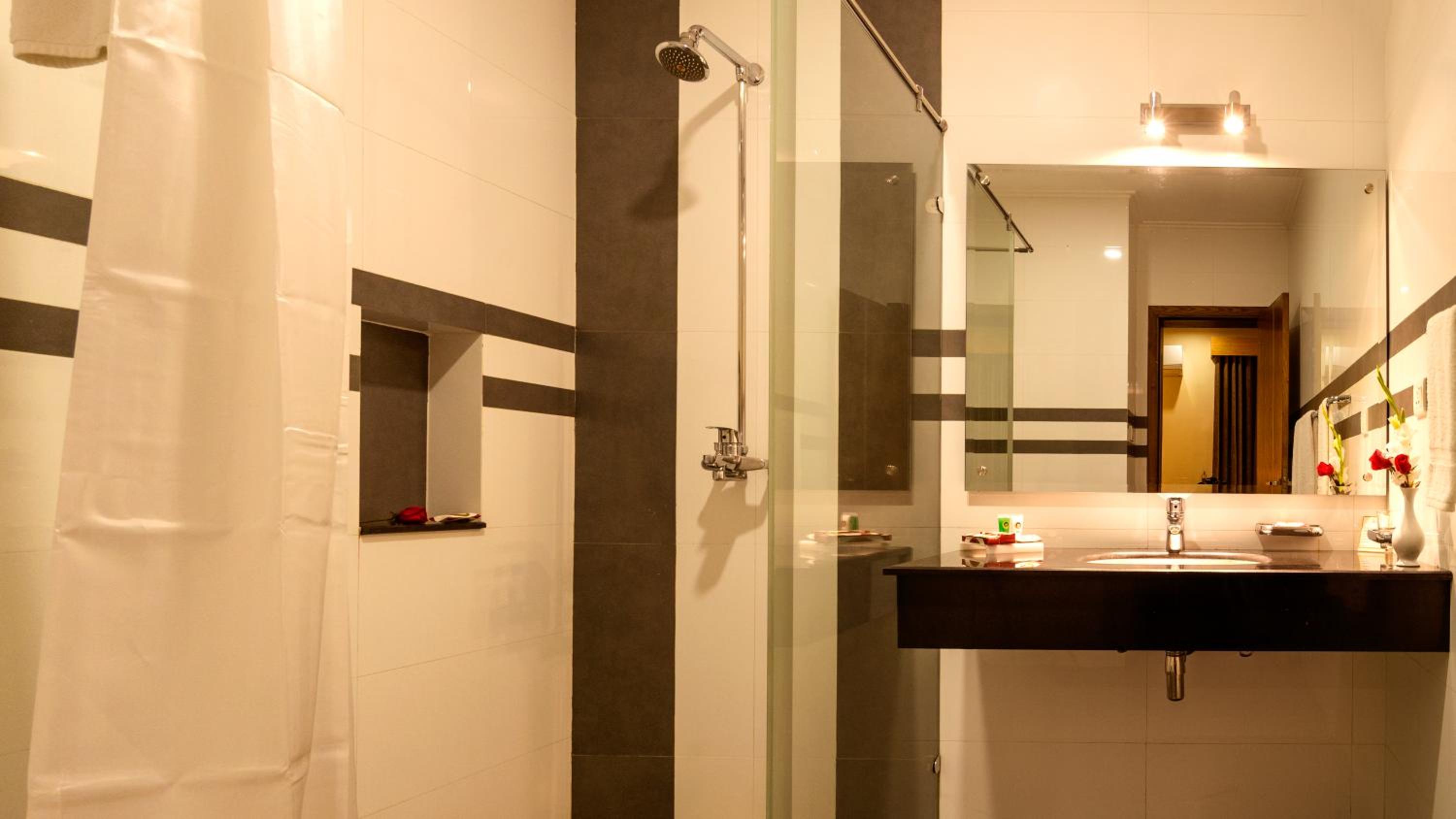 Suite - Photo 7
