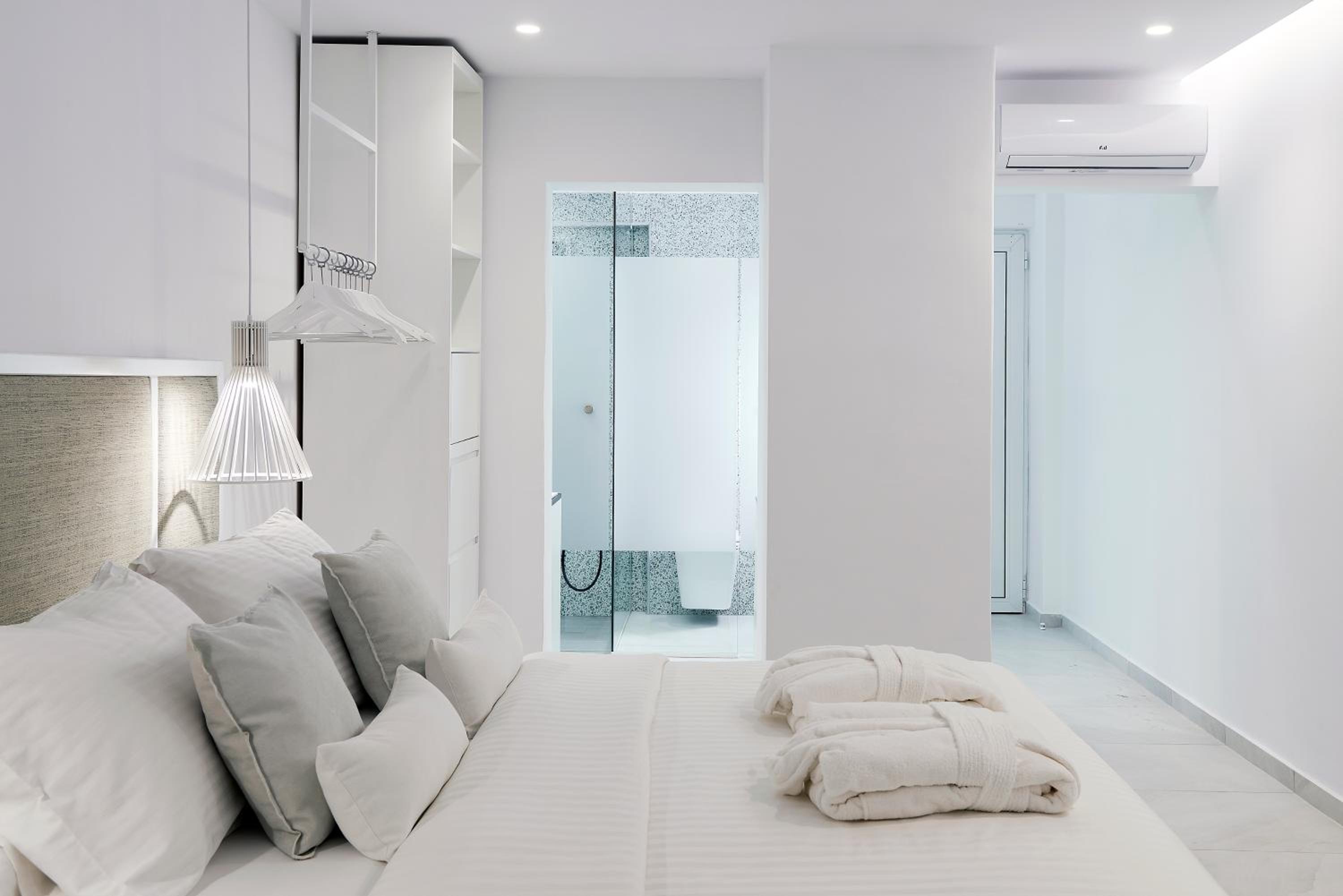 Two-Bedroom Suite - Photo 8