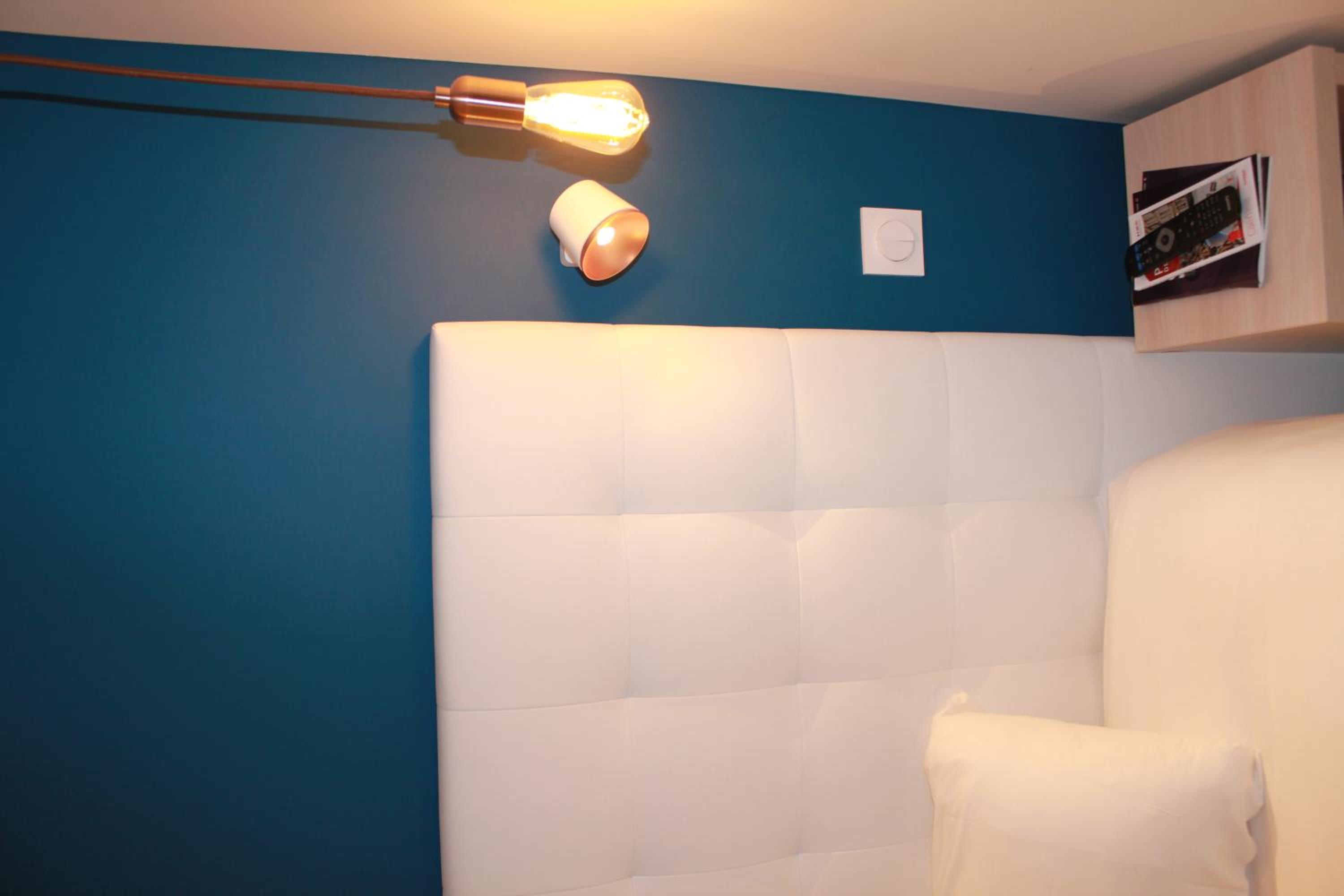 Standard Double Room - Photo 20