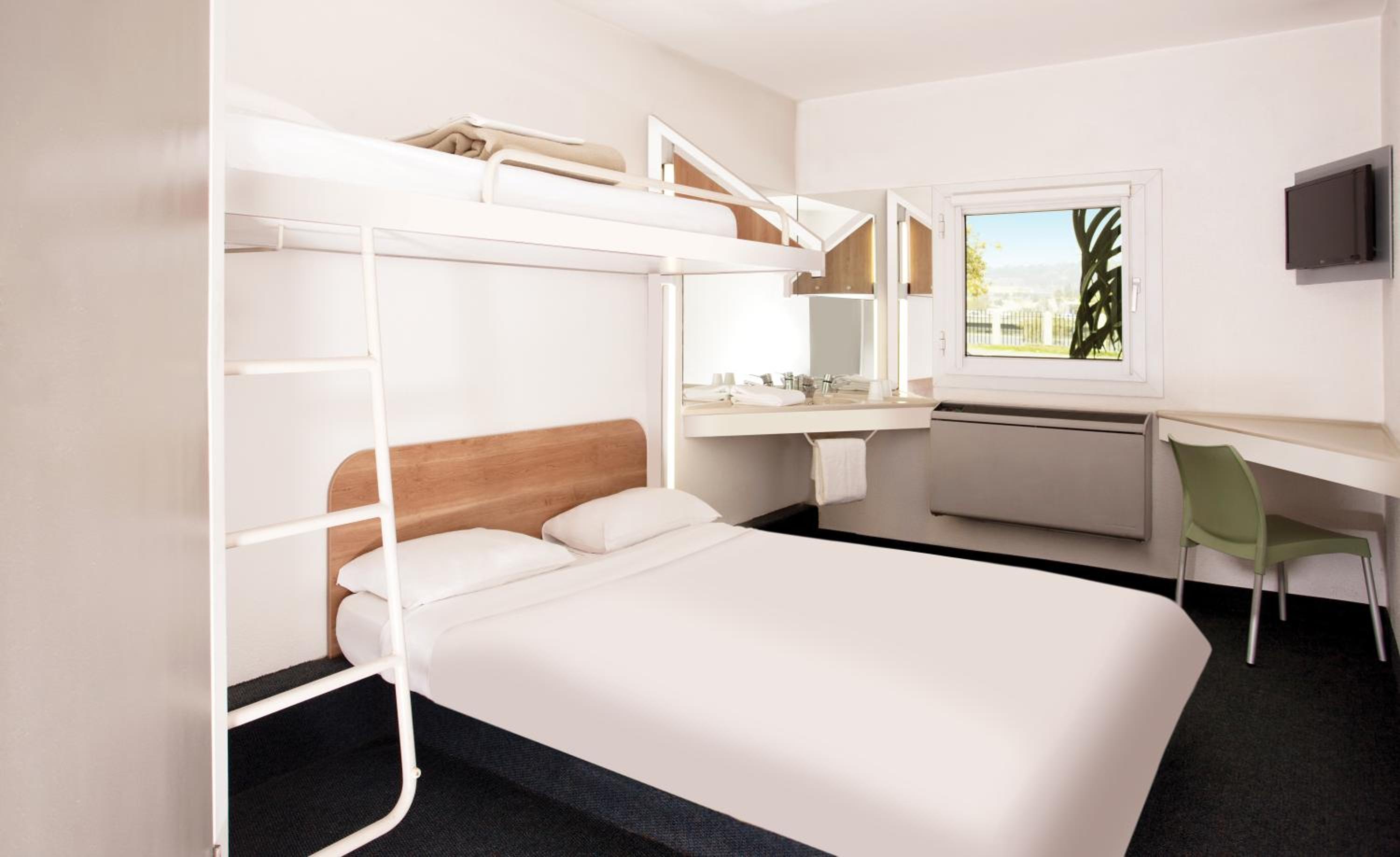 Standard Triple Room - Photo 1