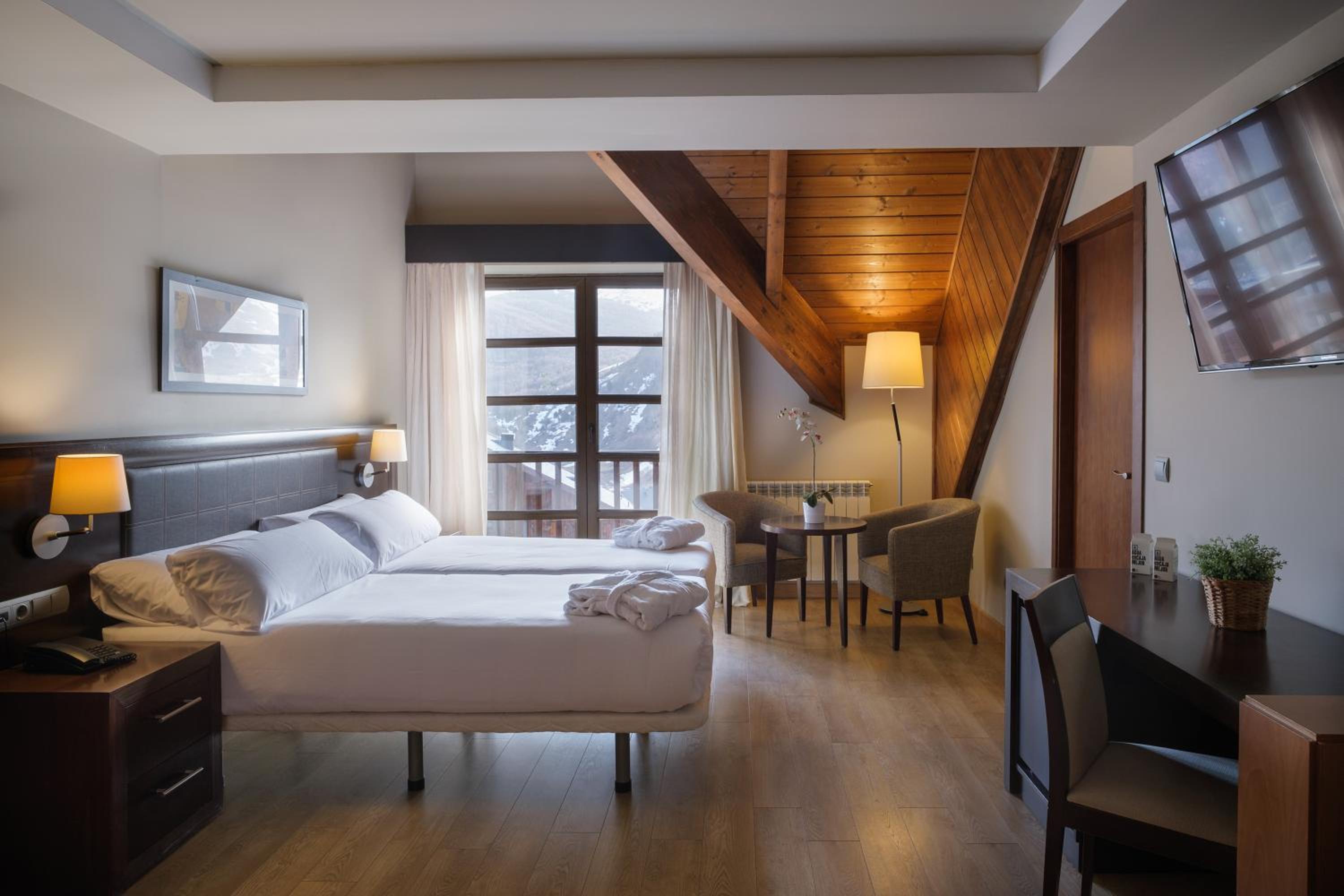 Superior Triple Room photo 2