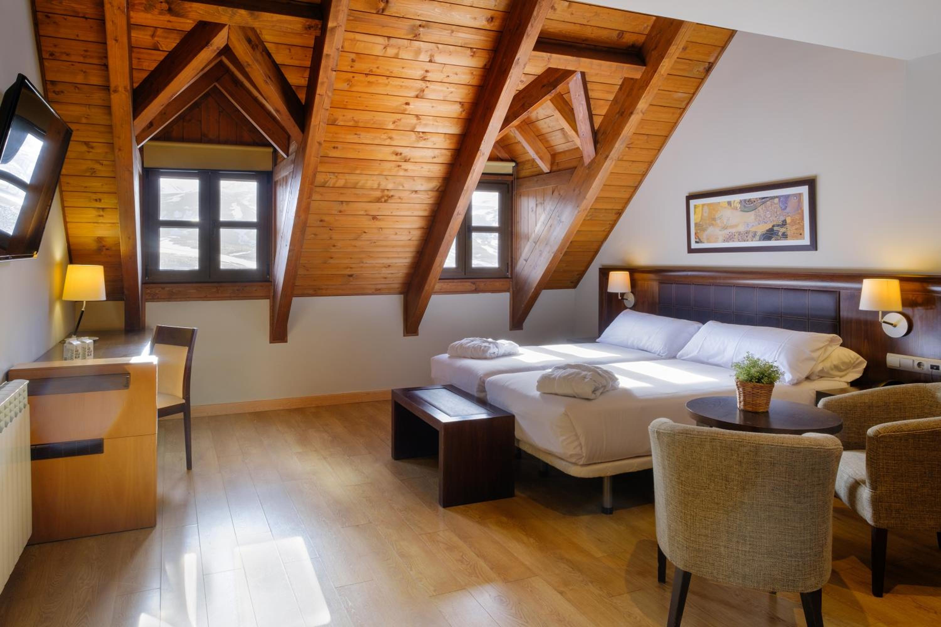 Deluxe Triple Room photo 3
