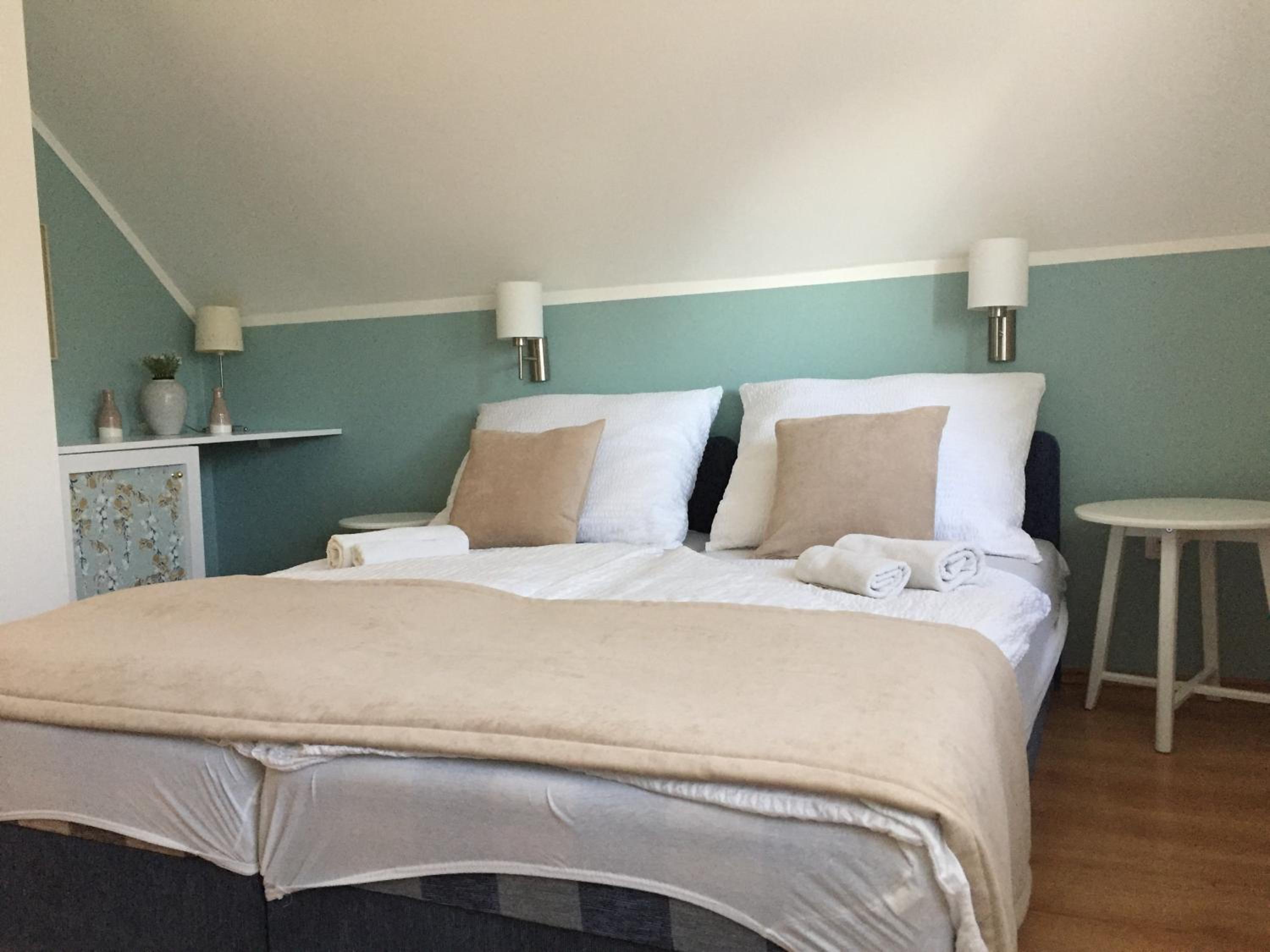 Small Double or Twin Room photo 2