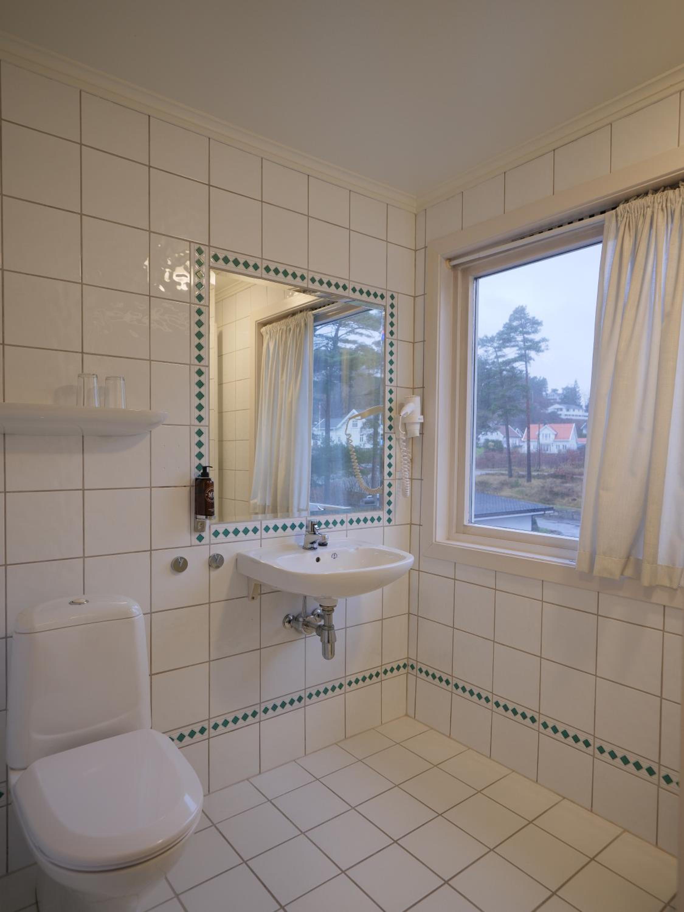 Double Room - Photo 5