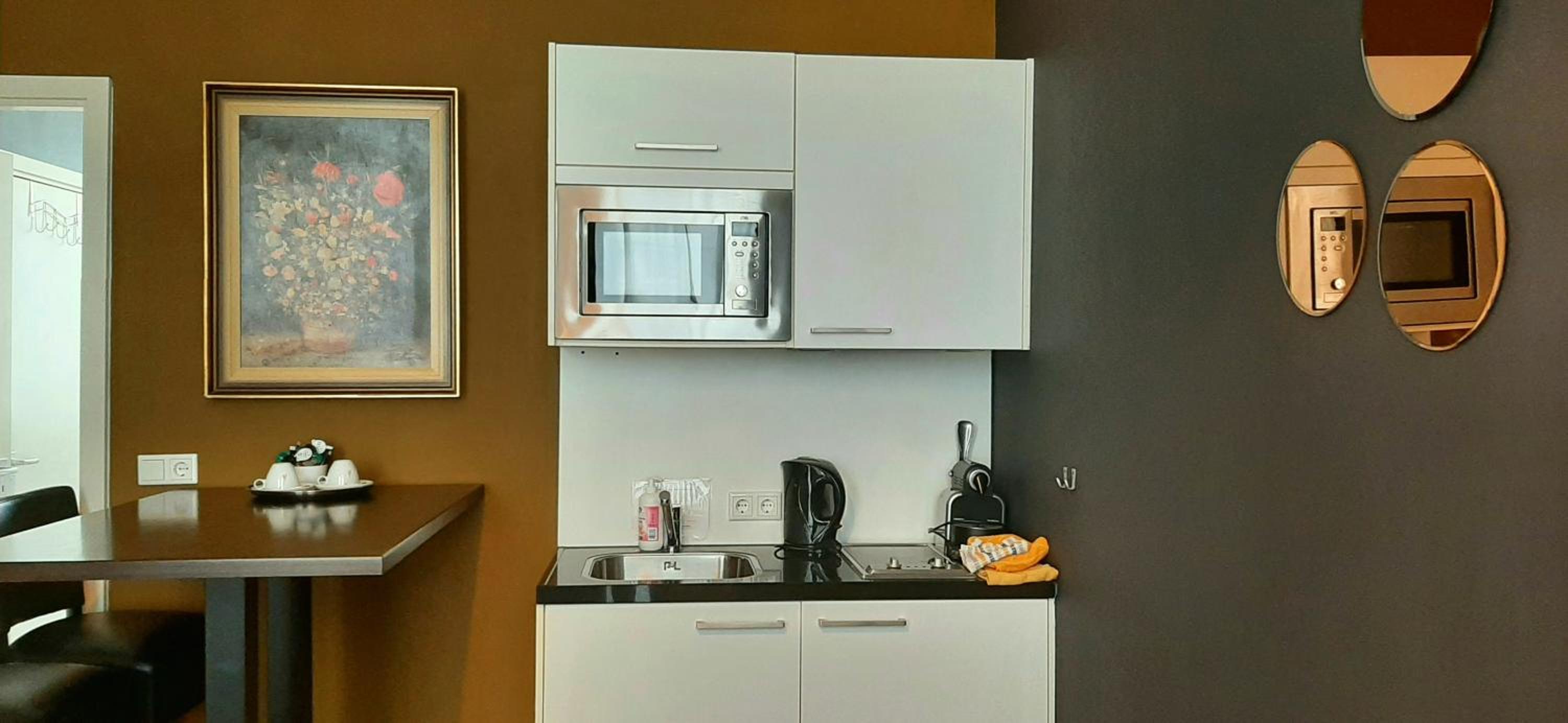 Deluxe Suite with Terrace - Photo 10