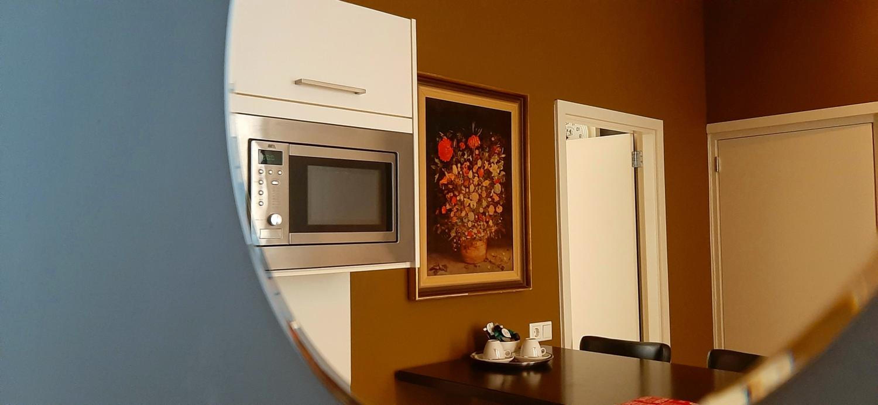 Deluxe Suite with Terrace - Photo 9