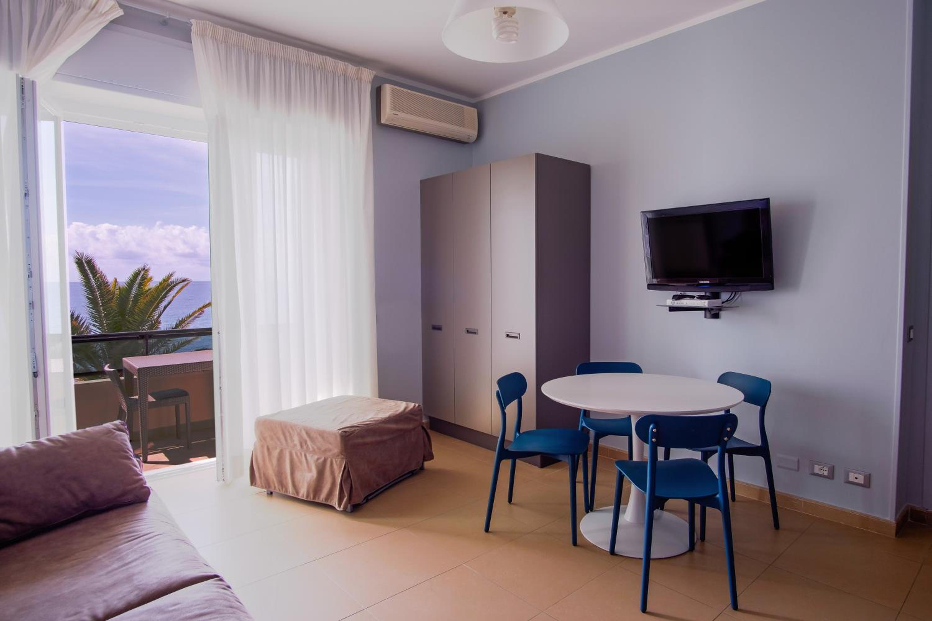 Studio Apartment with Sea View