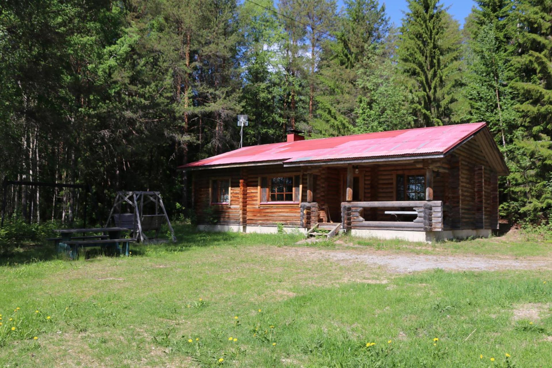 Three-Bedroom Chalet - Photo 3