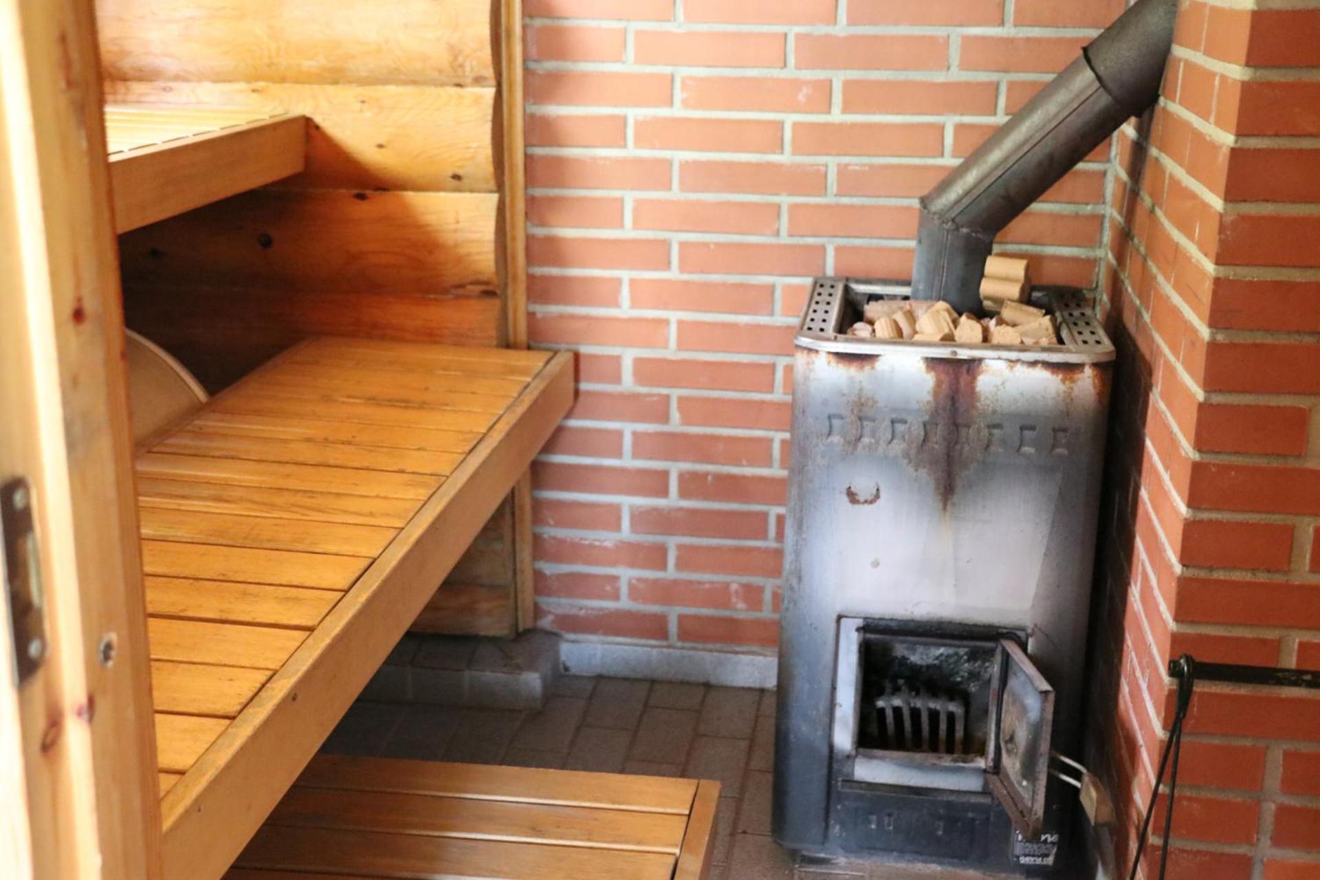 Three-Bedroom Chalet - Photo 4