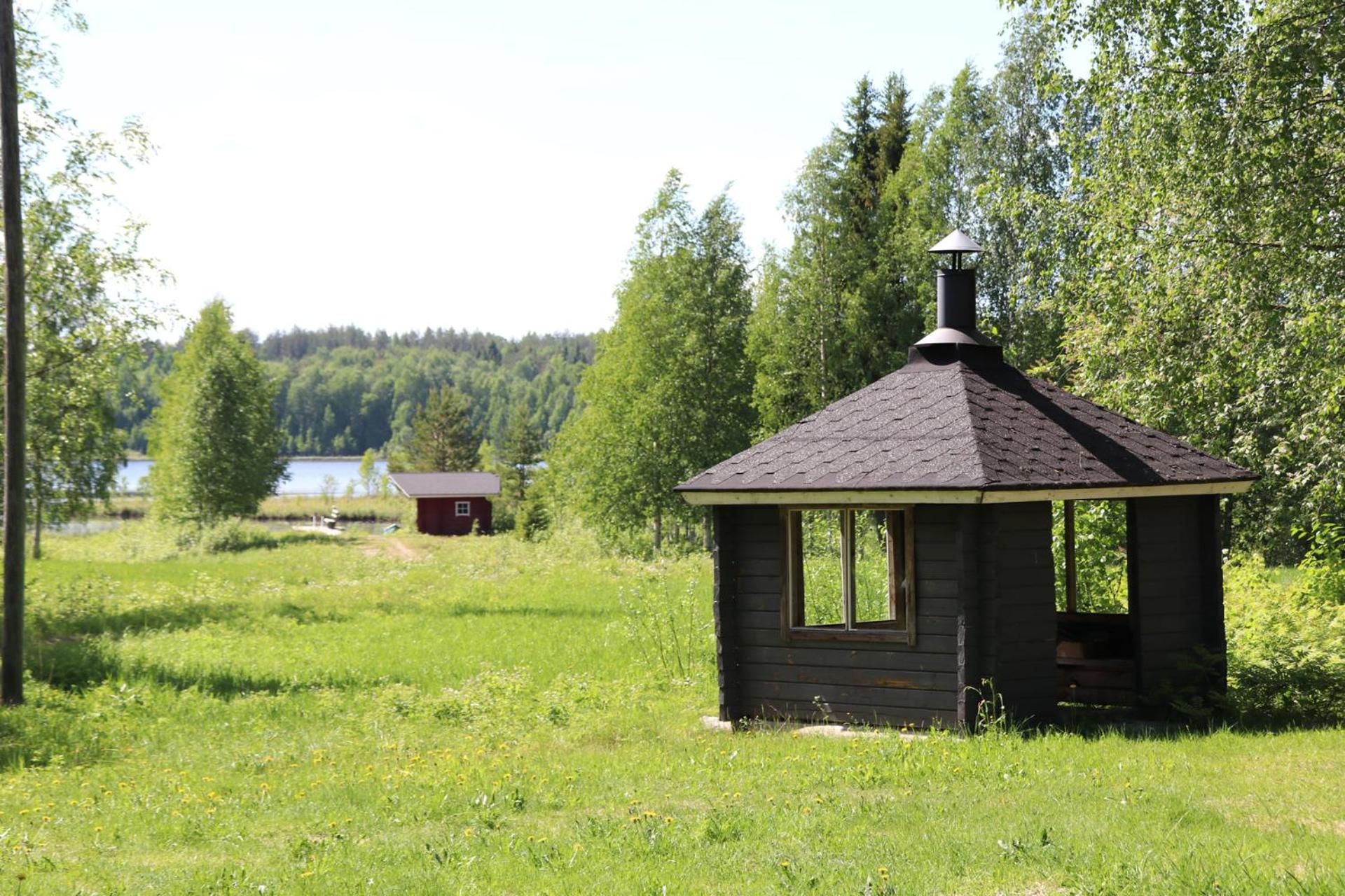 Three-Bedroom Chalet - Photo 5