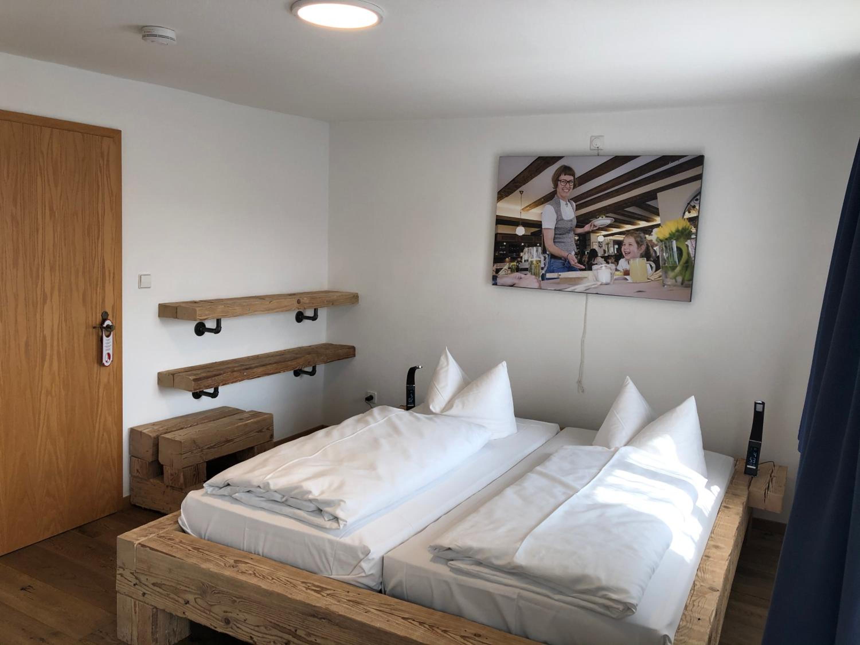 Double Room with Shared Bathroom photo 3
