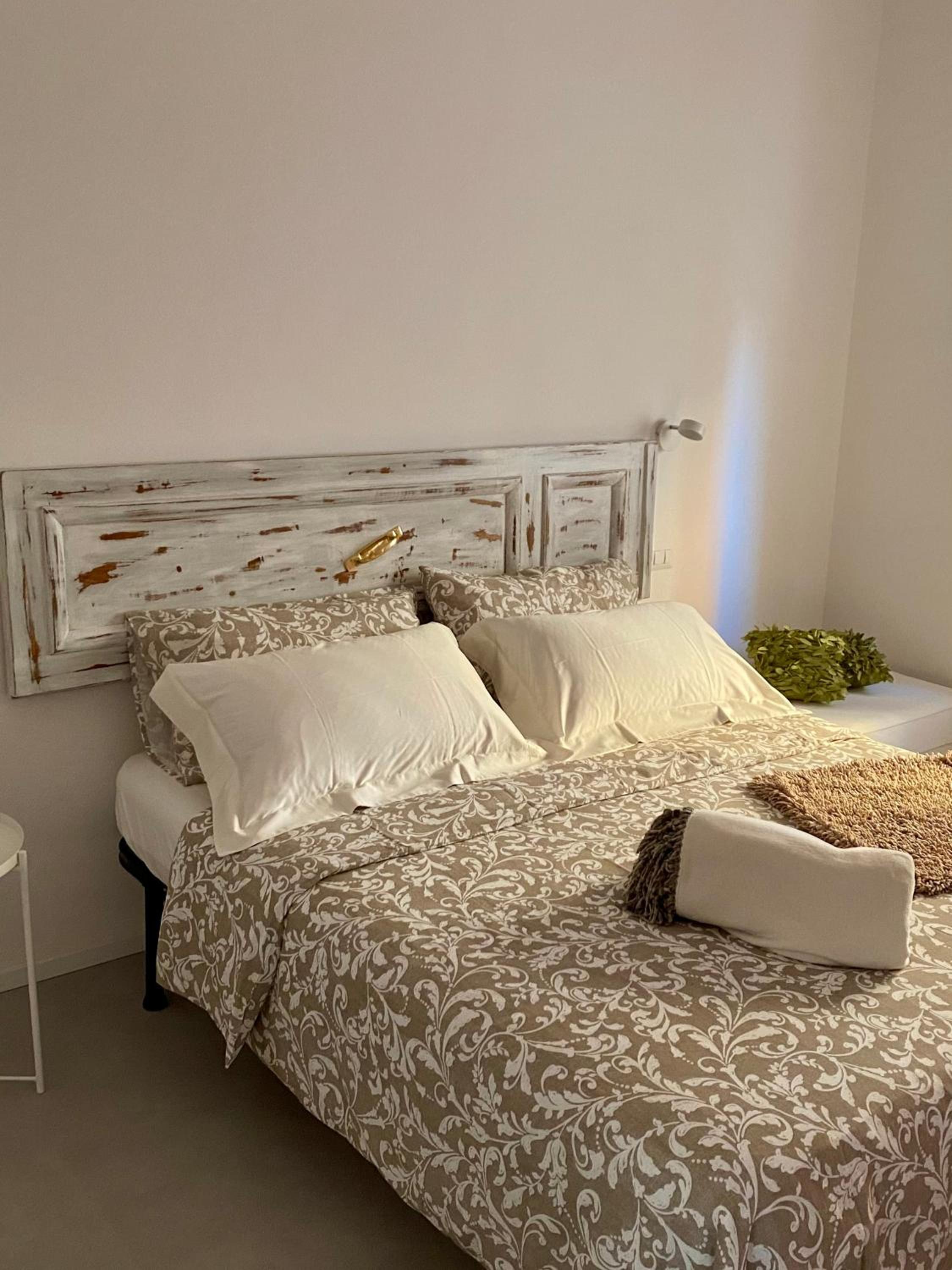 Two-Bedroom Apartment - Photo 10