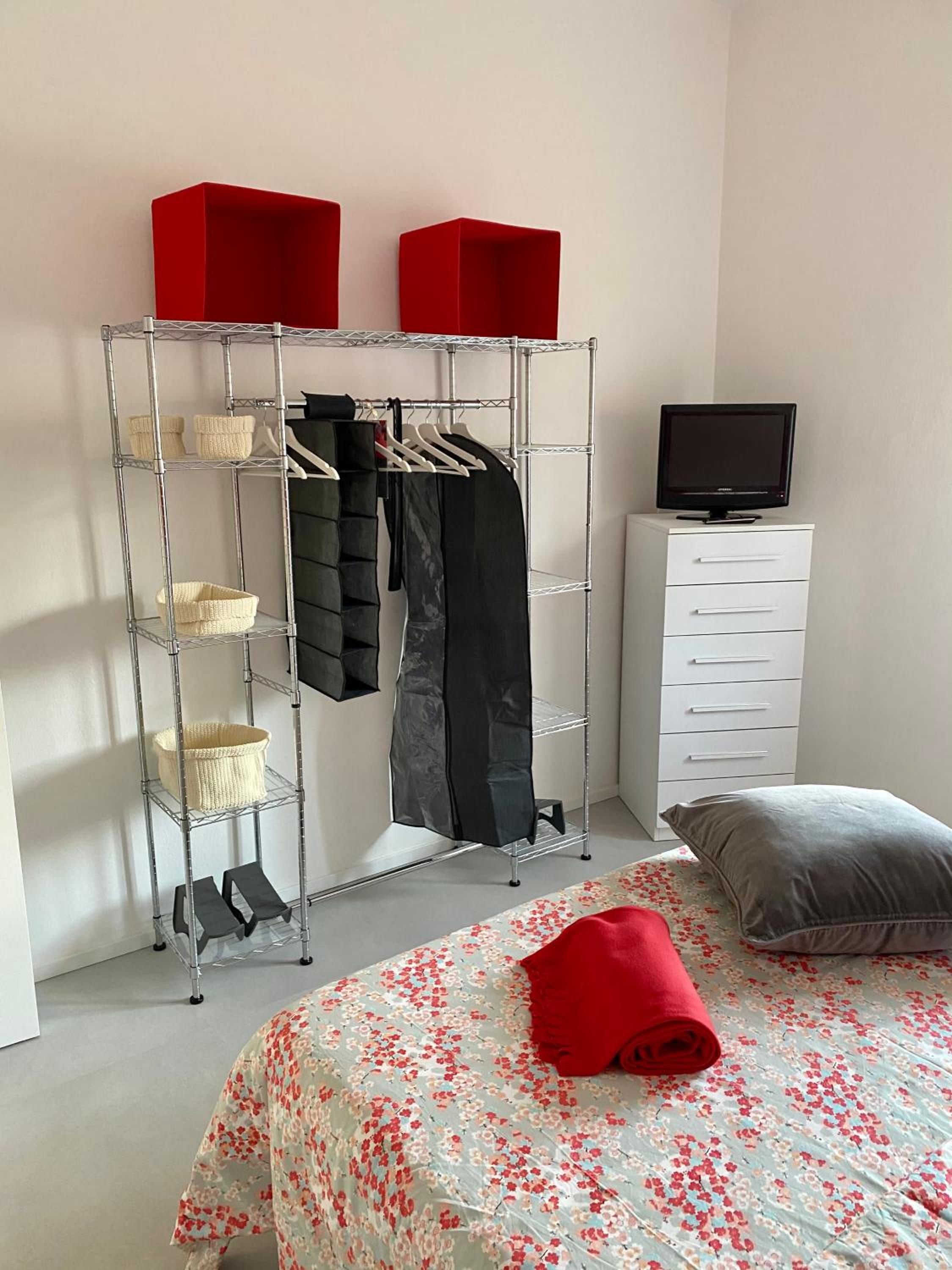 Two-Bedroom Apartment - Photo 9