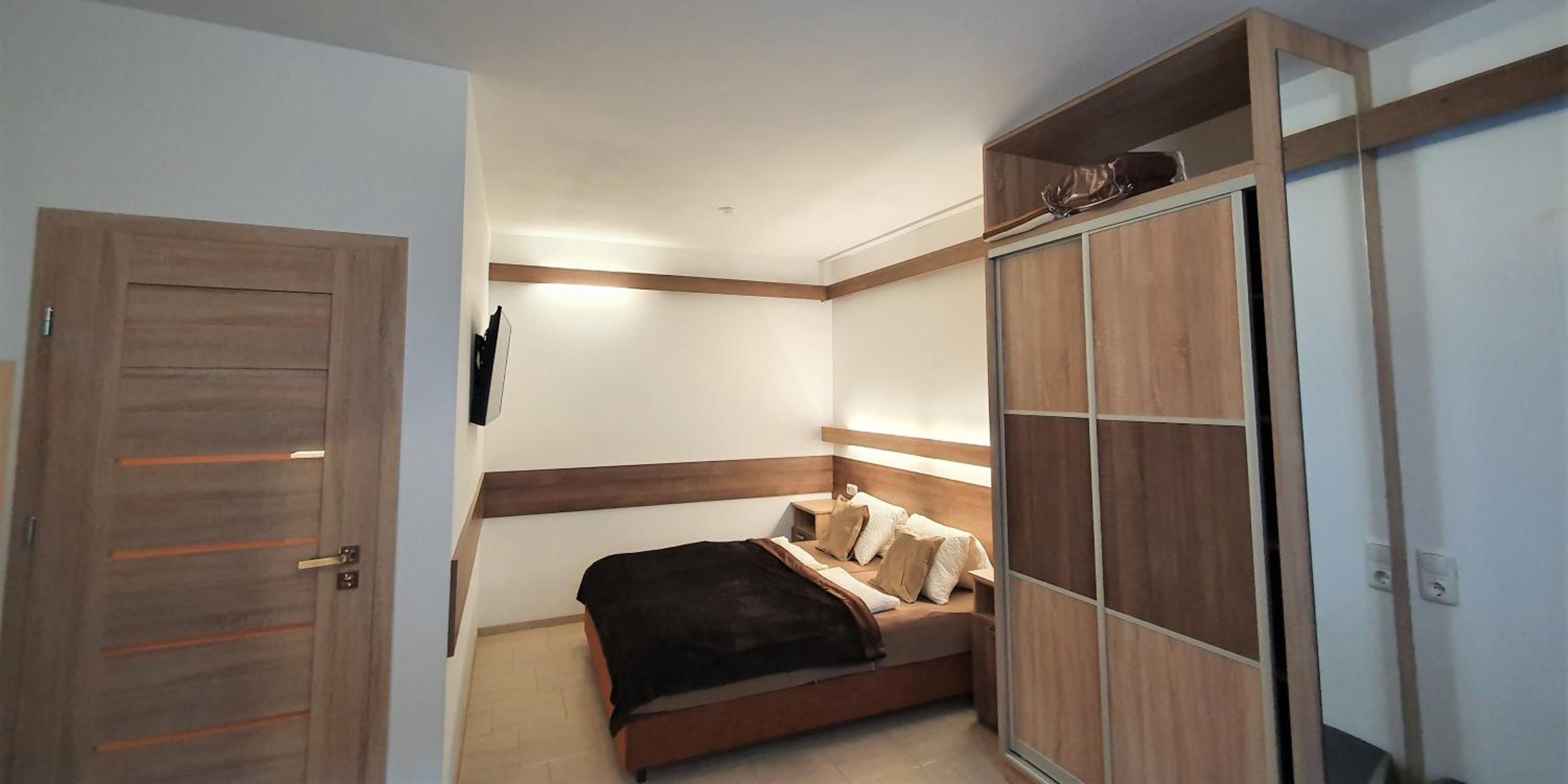 Family Room with Private Bathroom photo 1