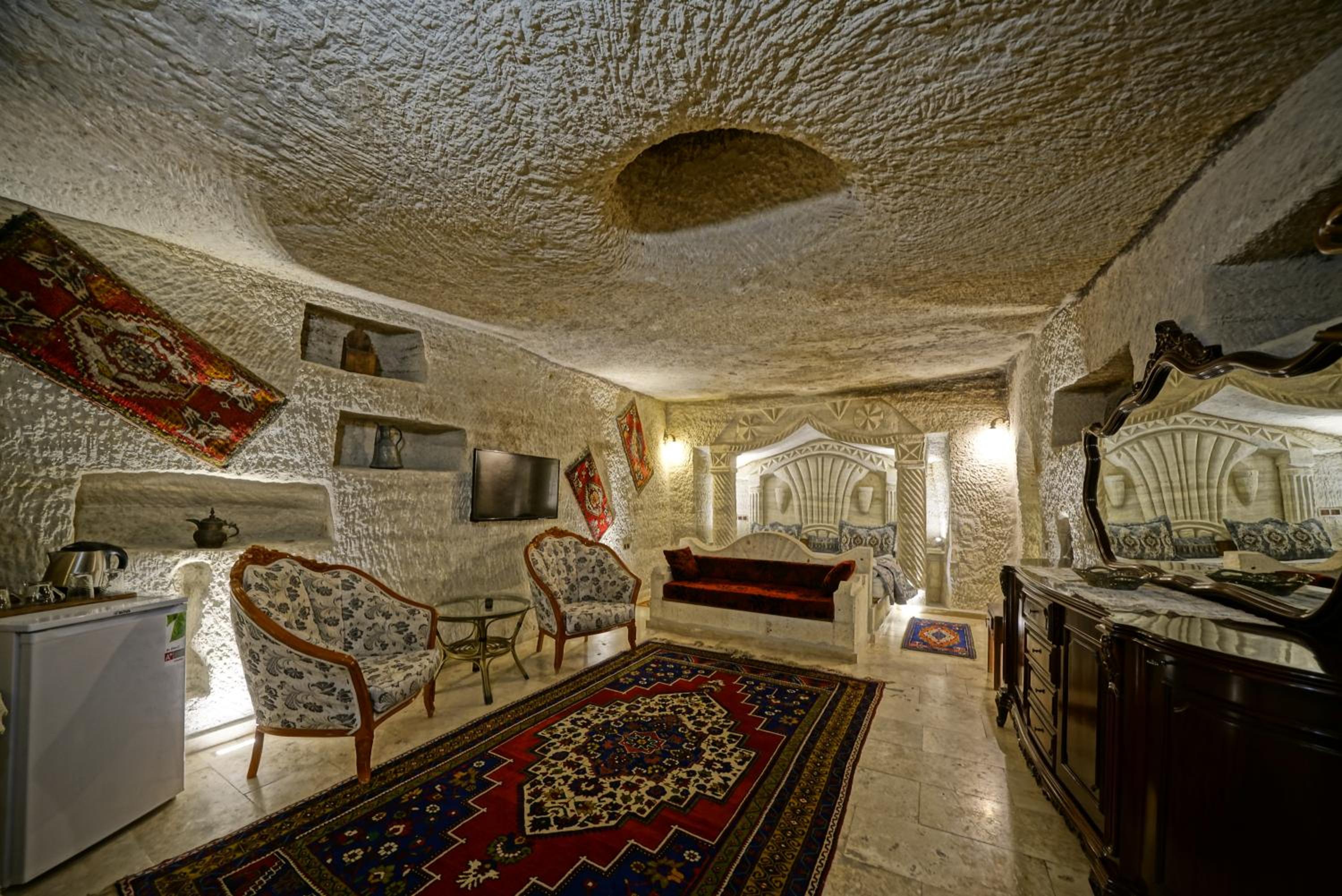 Deluxe Cave Room - Photo 20