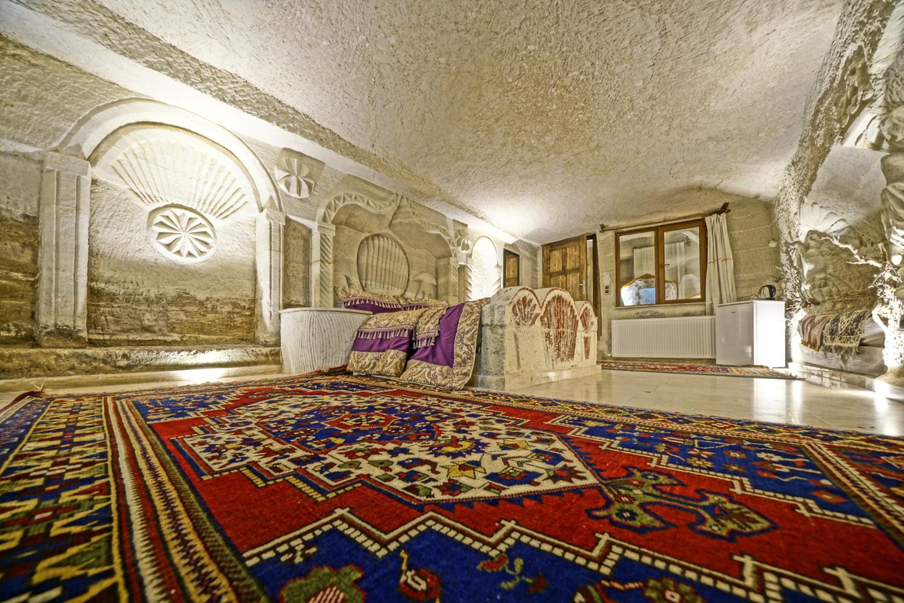 Deluxe Cave Room - Photo 8