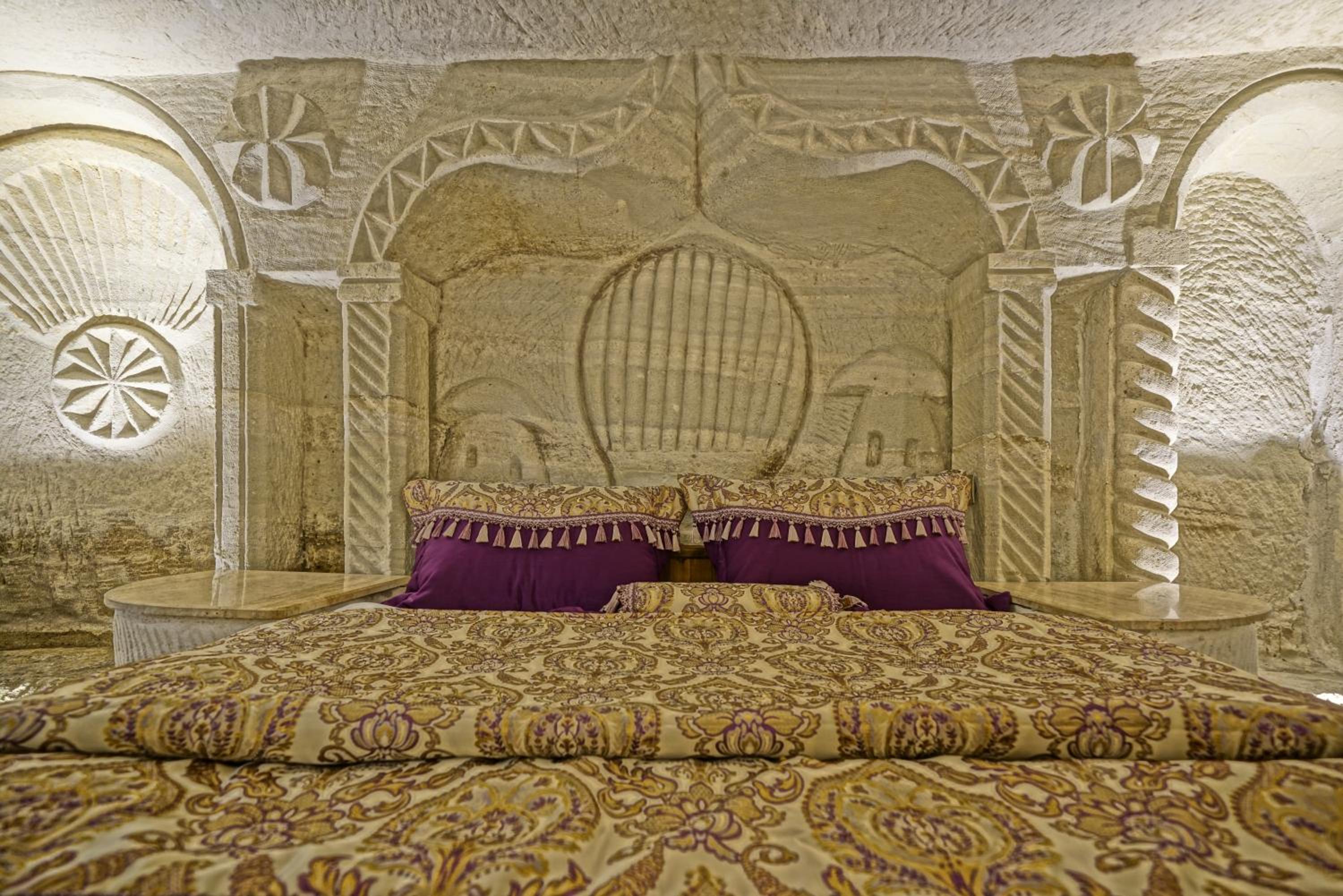 Deluxe Cave Room - Photo 6