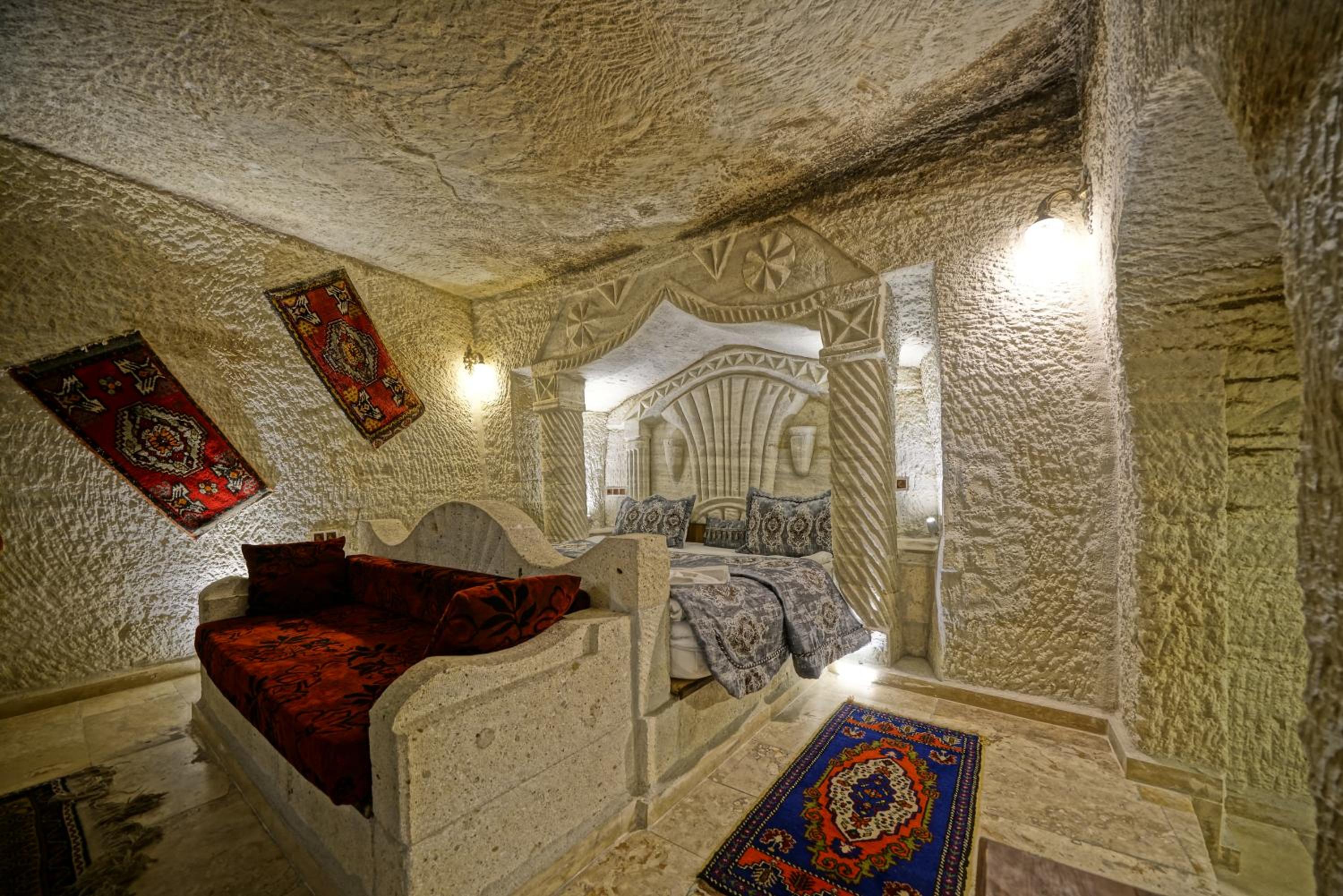 Deluxe Cave Room - Photo 3
