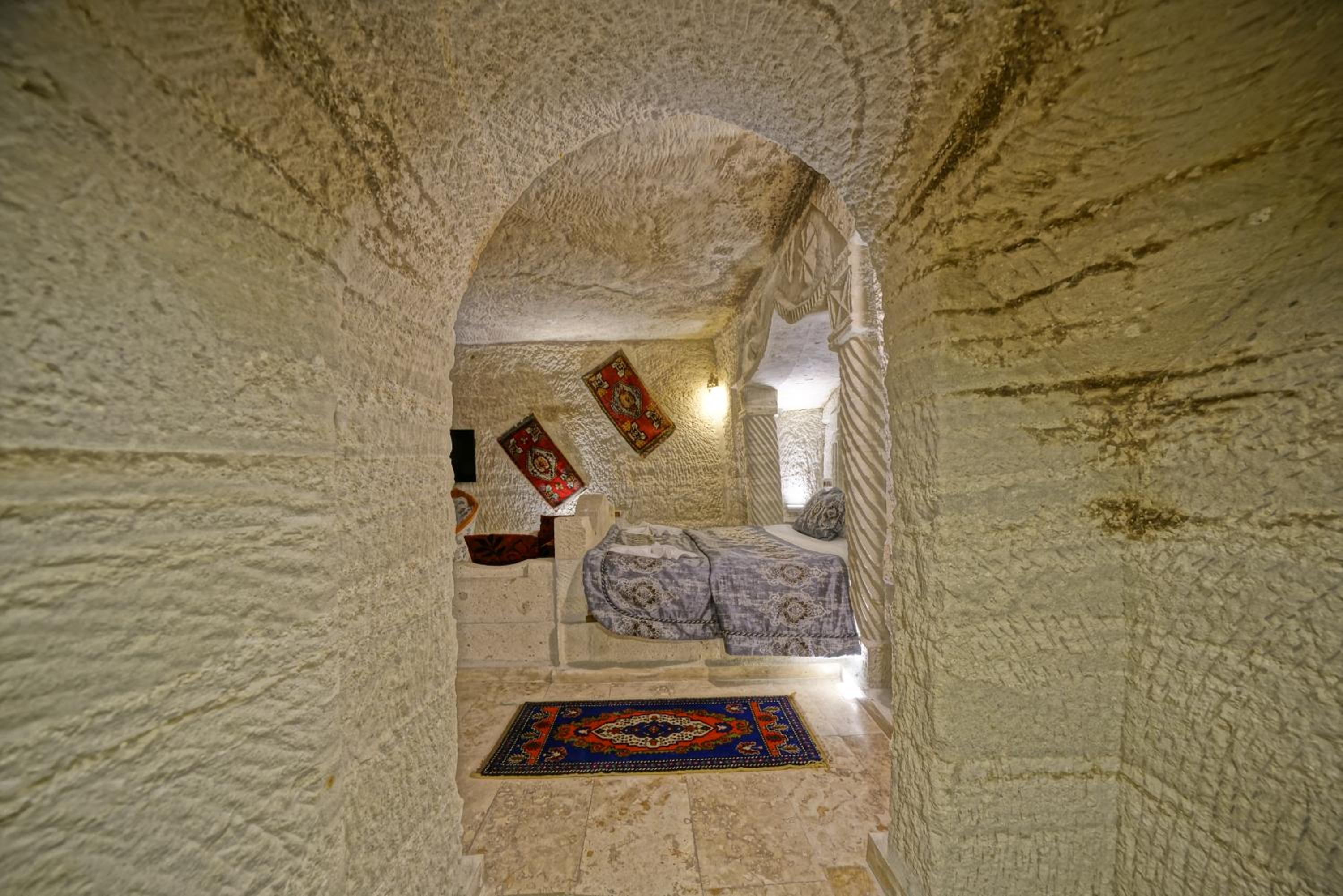 Deluxe Cave Room - Photo 42