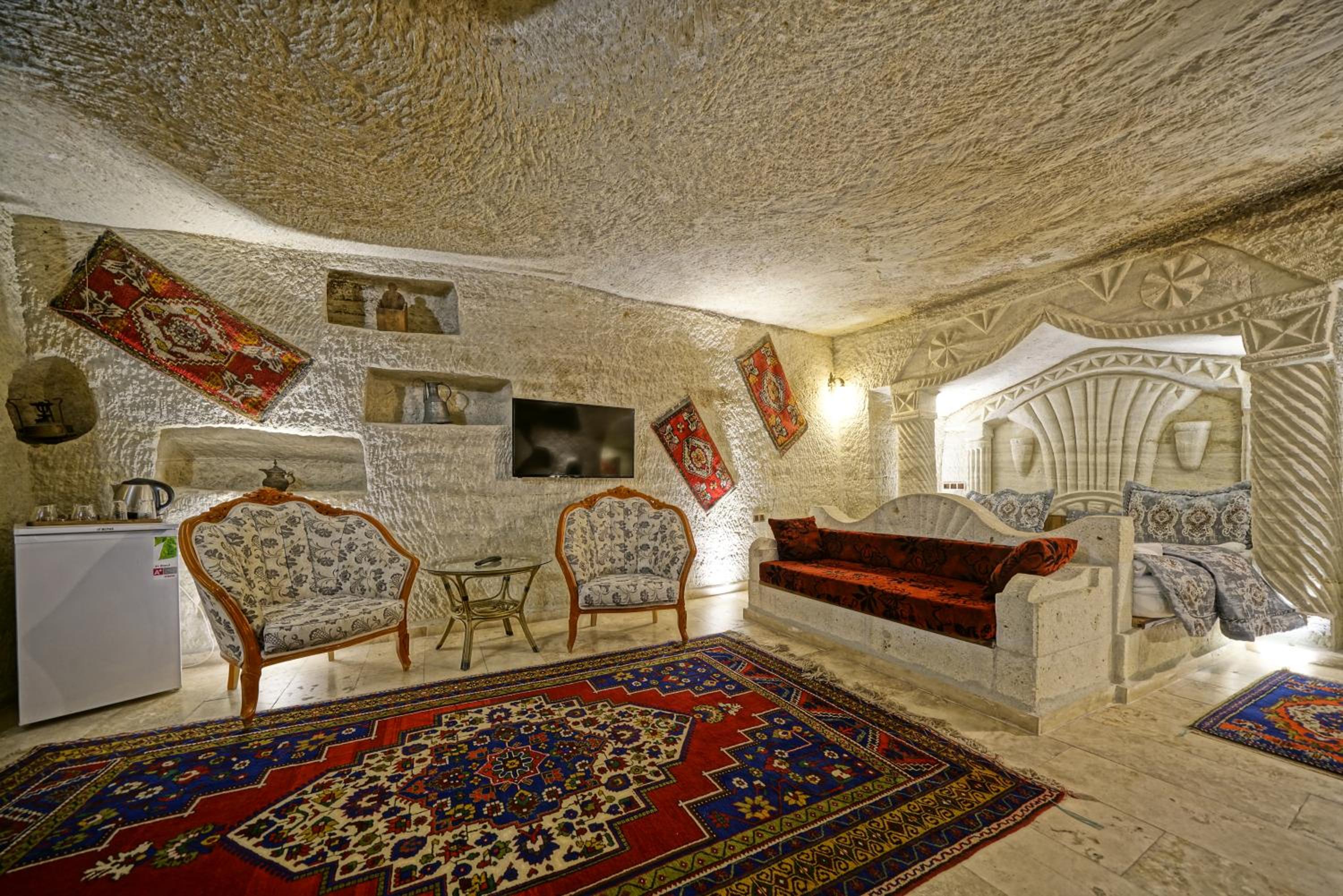Deluxe Cave Room - Photo 43