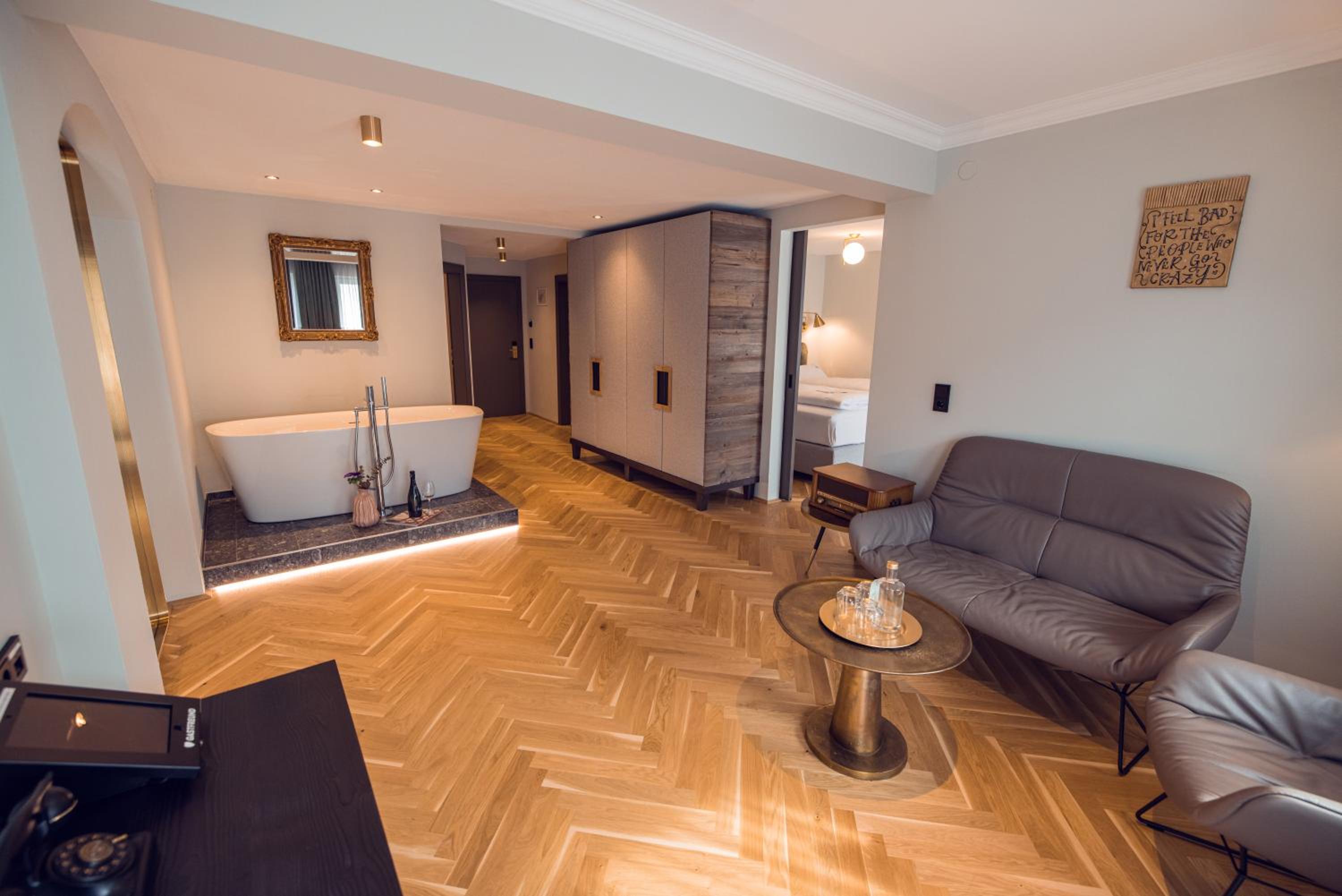 Classy Suite photo 2