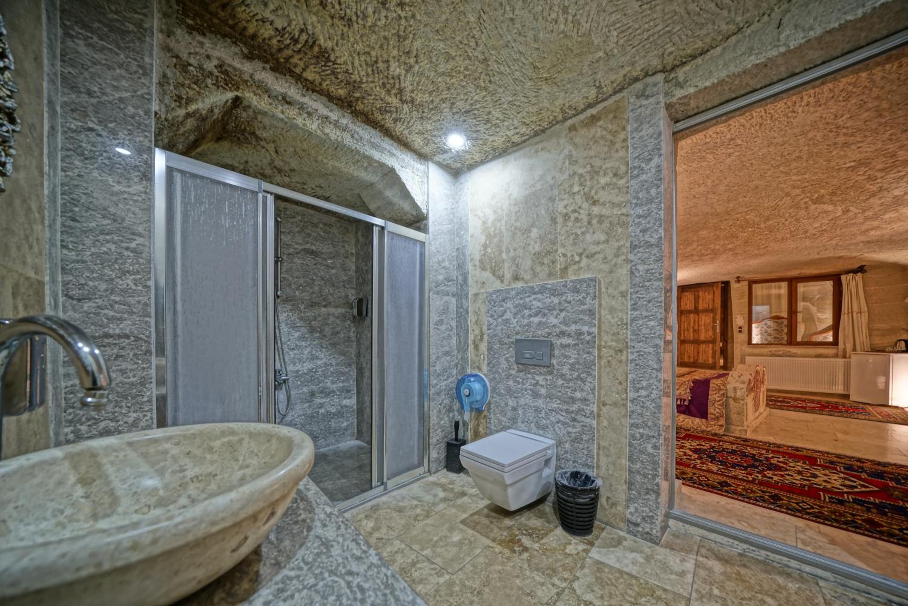 Deluxe Cave Room - Photo 41