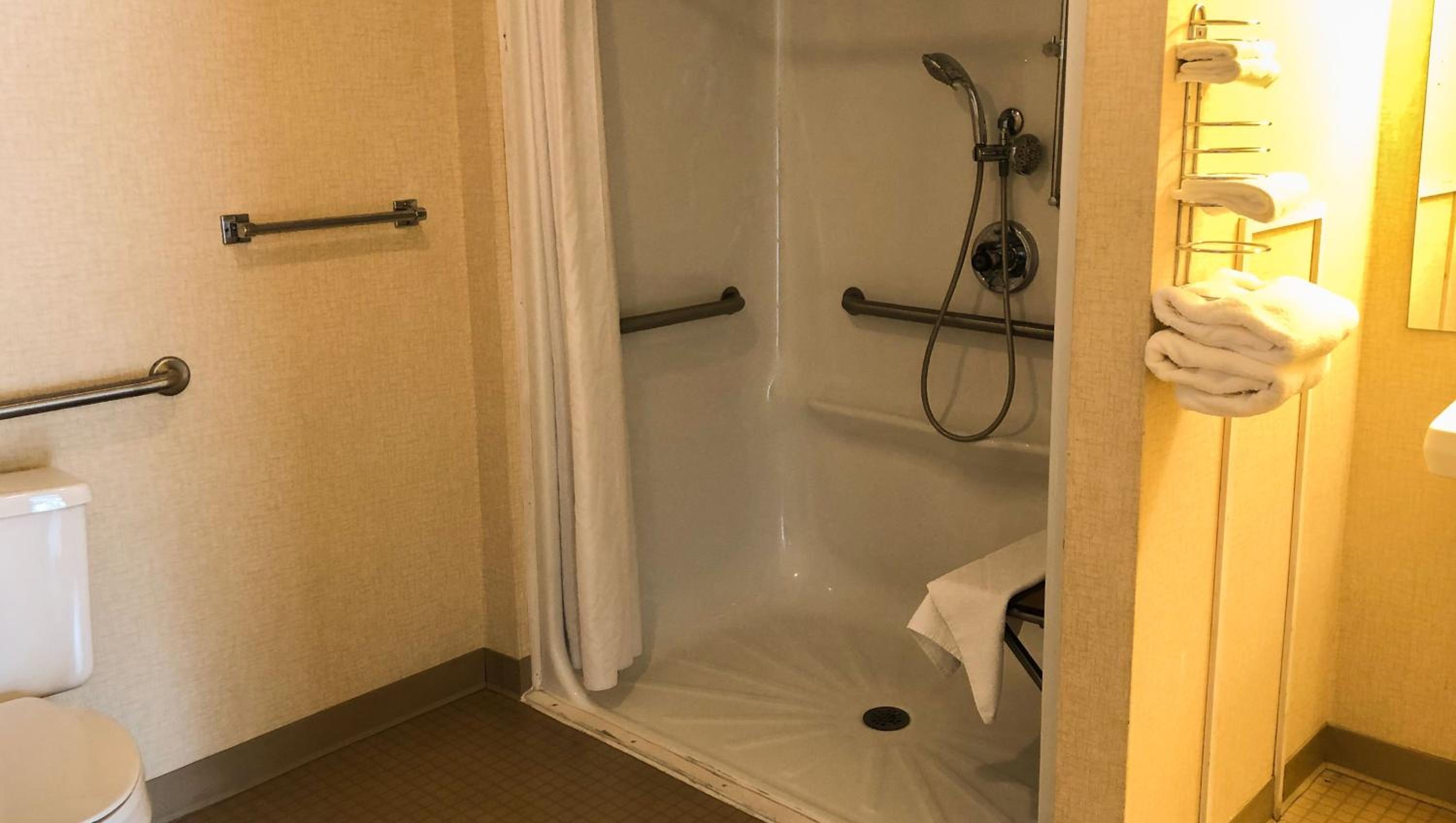 King Room - Disability Access - Photo 5