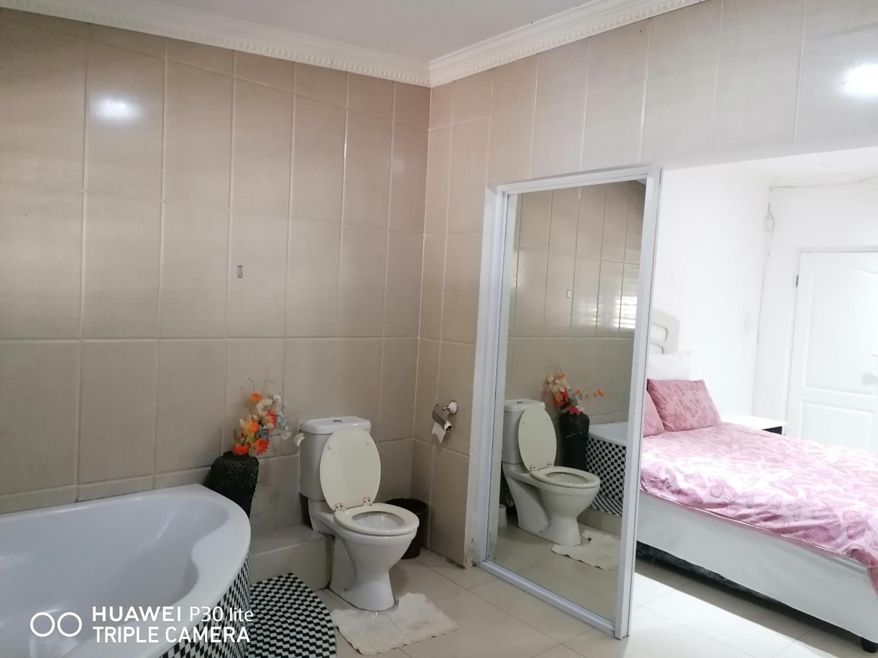 Double Room - Photo 7