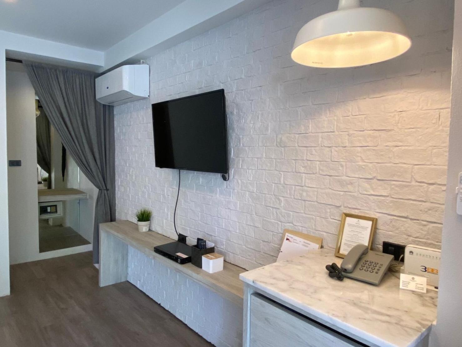 Deluxe Ground Floor