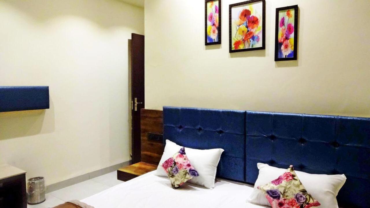 Deluxe Double Room - Photo 9