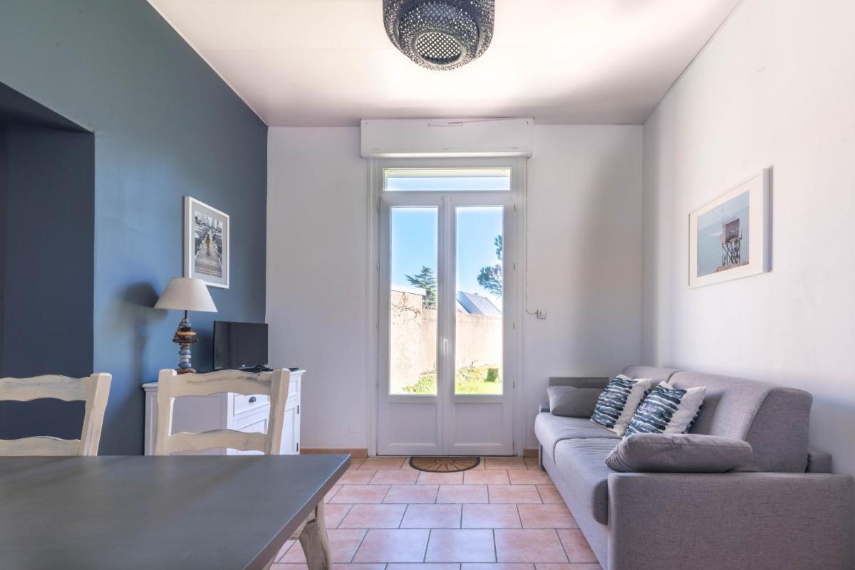 One-Bedroom House photo 1