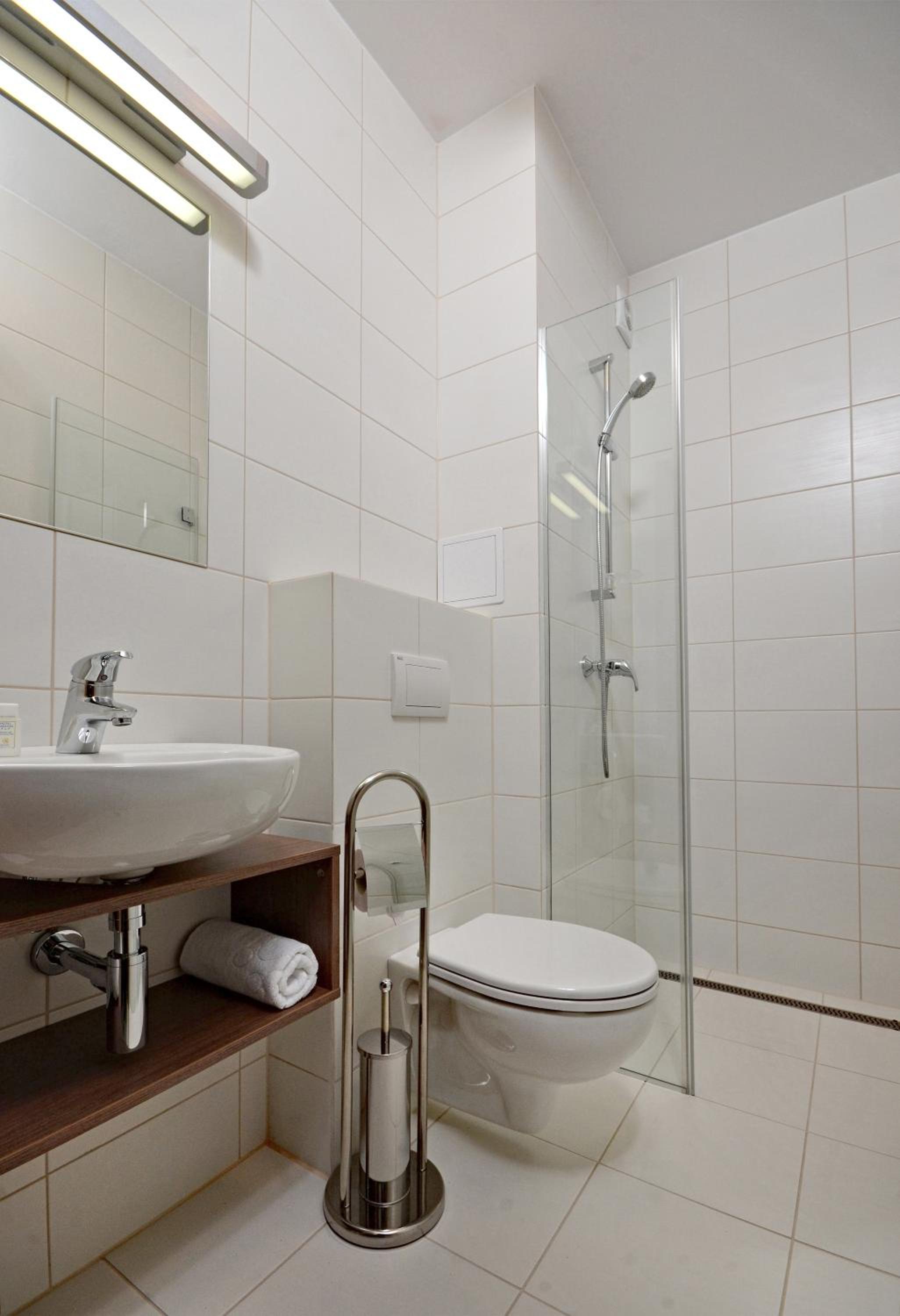Double Room - Photo 5