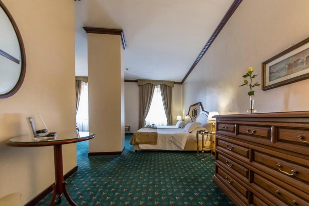 Superior Twin Room - Photo 4