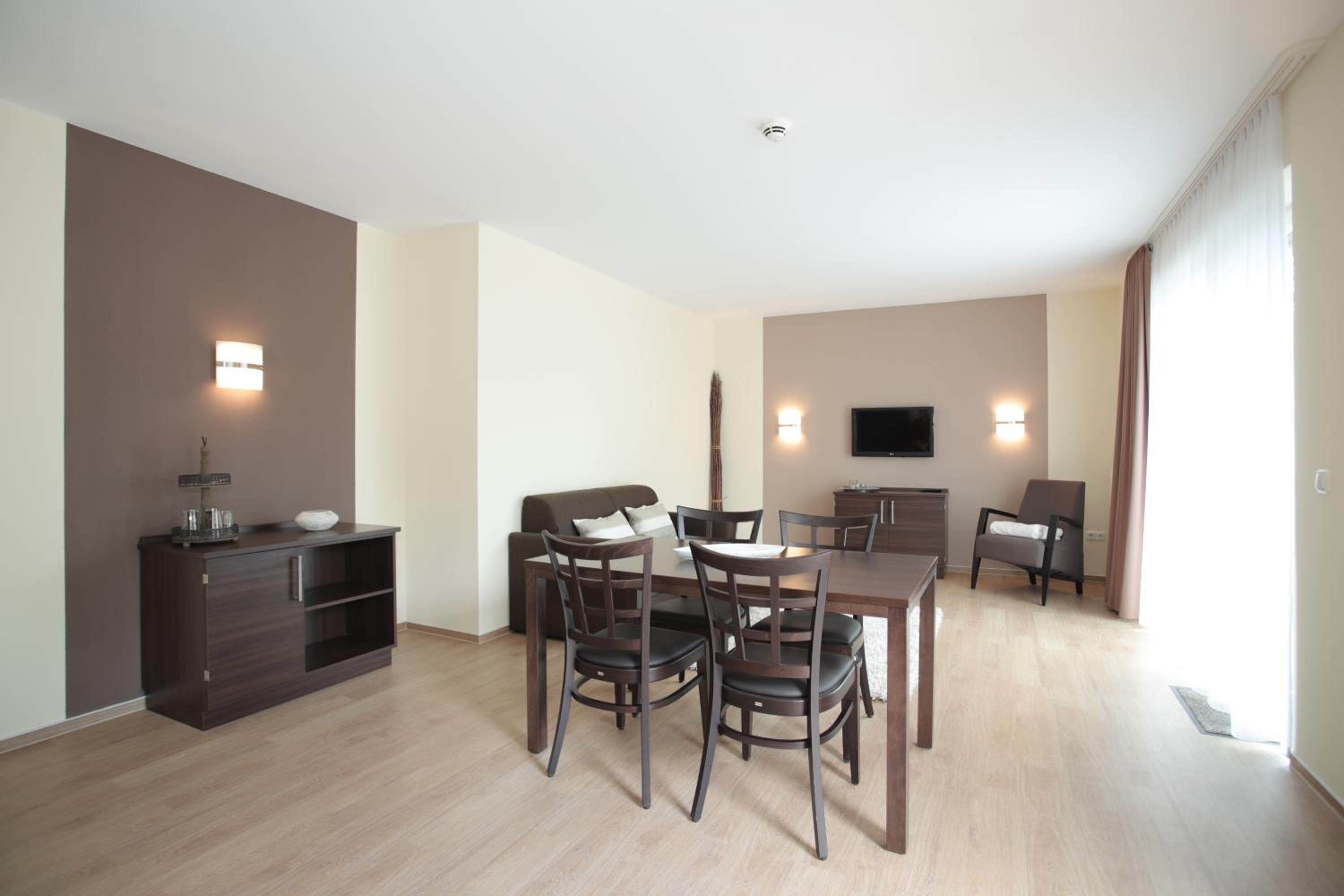 Family Room with Terrace - Photo 1