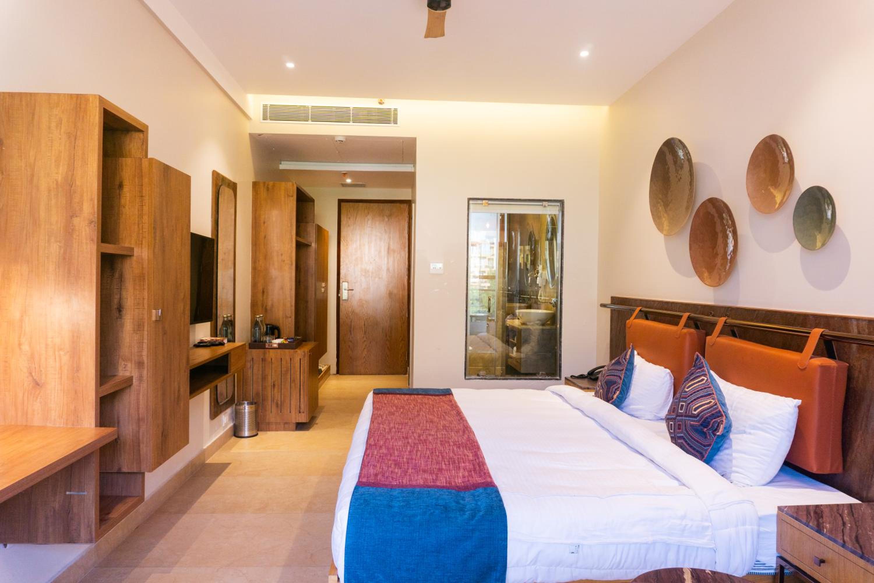King Room With Mountain View ( Pet Friendly ) | Complimentary Aarti Ceremony and 60min Yoga session