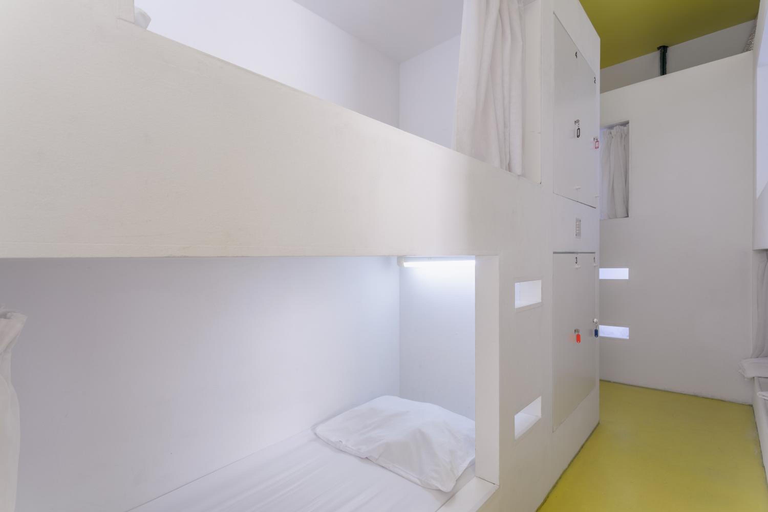 Bed in 8-Bed Mixed Dormitory Room photo 3