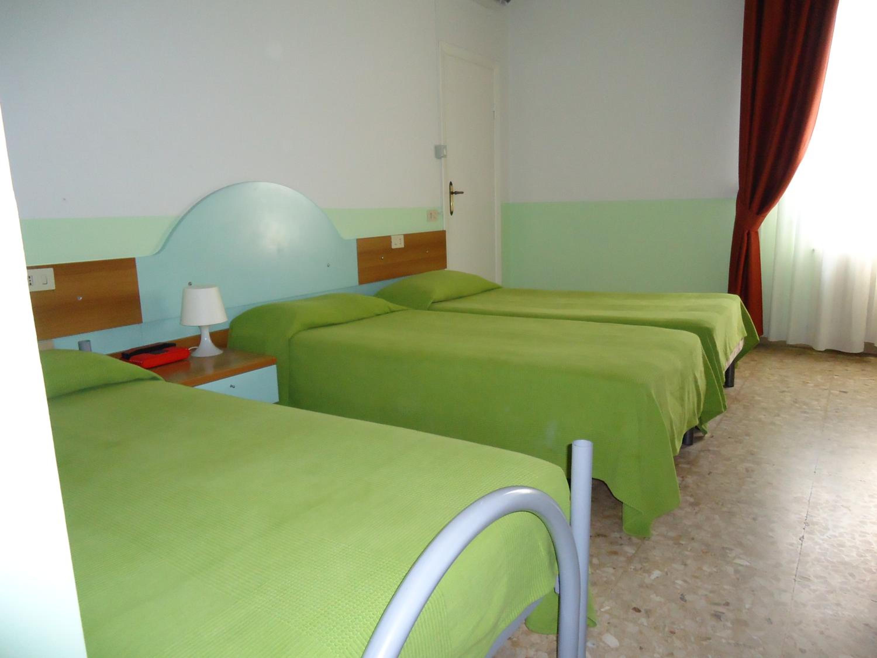 Triple Room photo 3