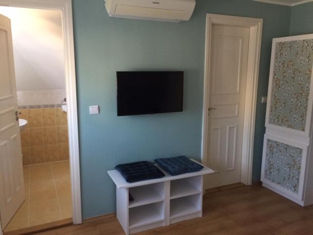 Small Double or Twin Room photo 1
