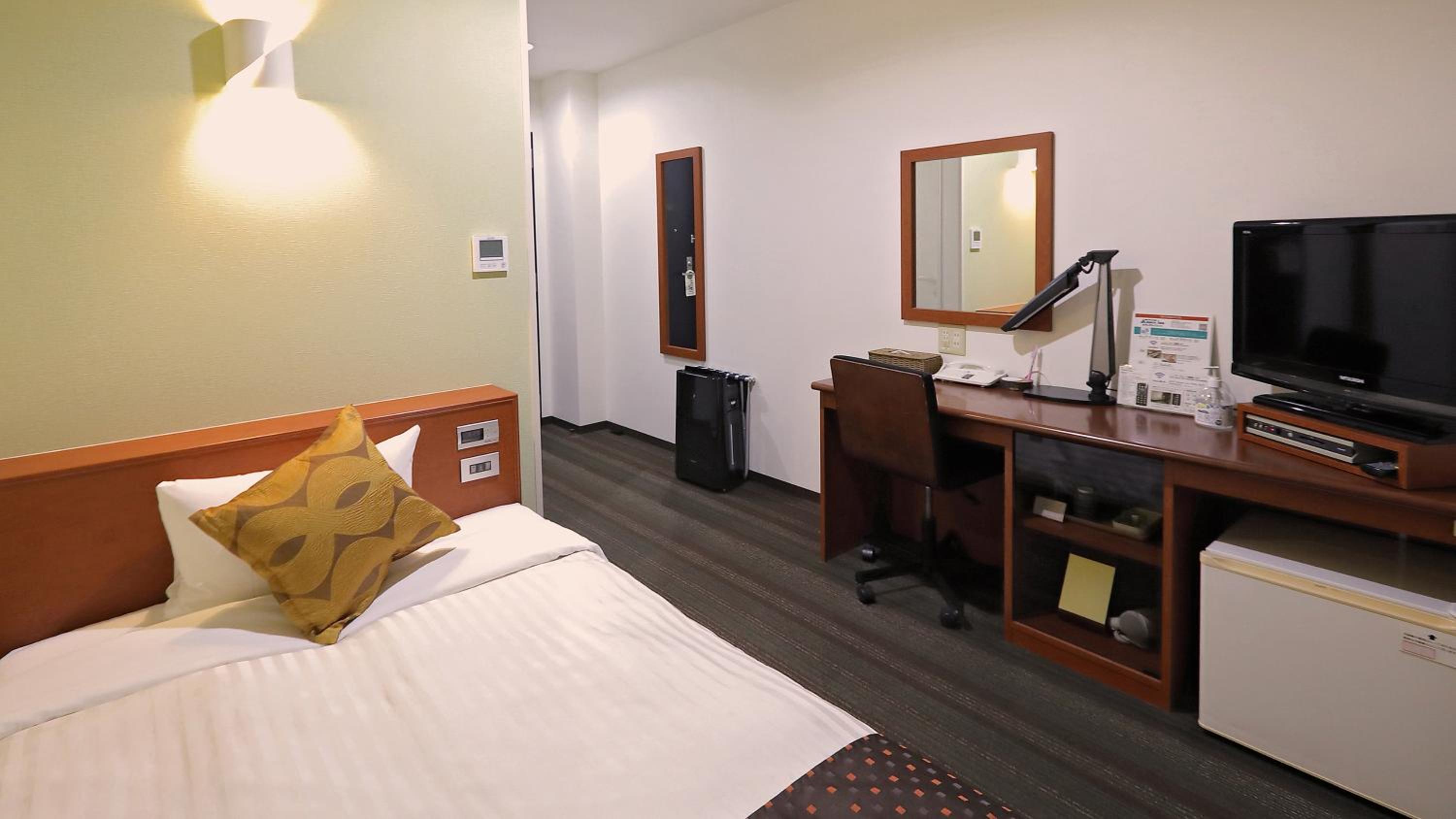 Semi Double Room - Non-Smoking photo 3