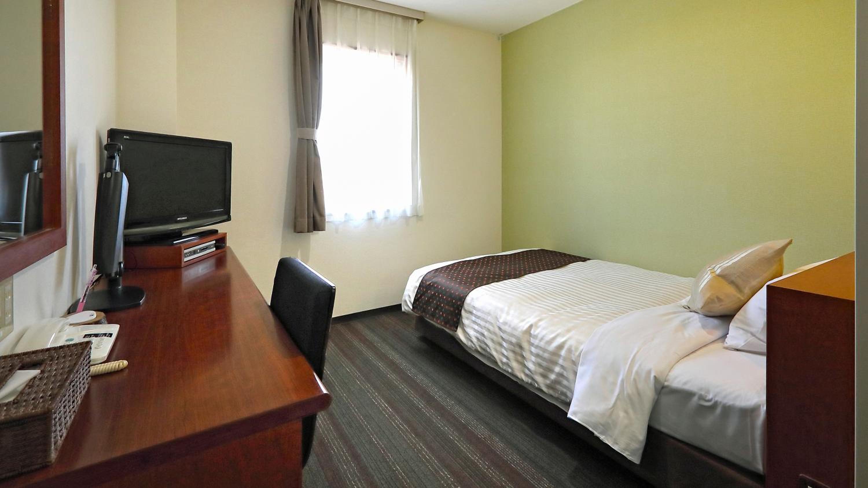 Single Room - Non-Smoking photo 3
