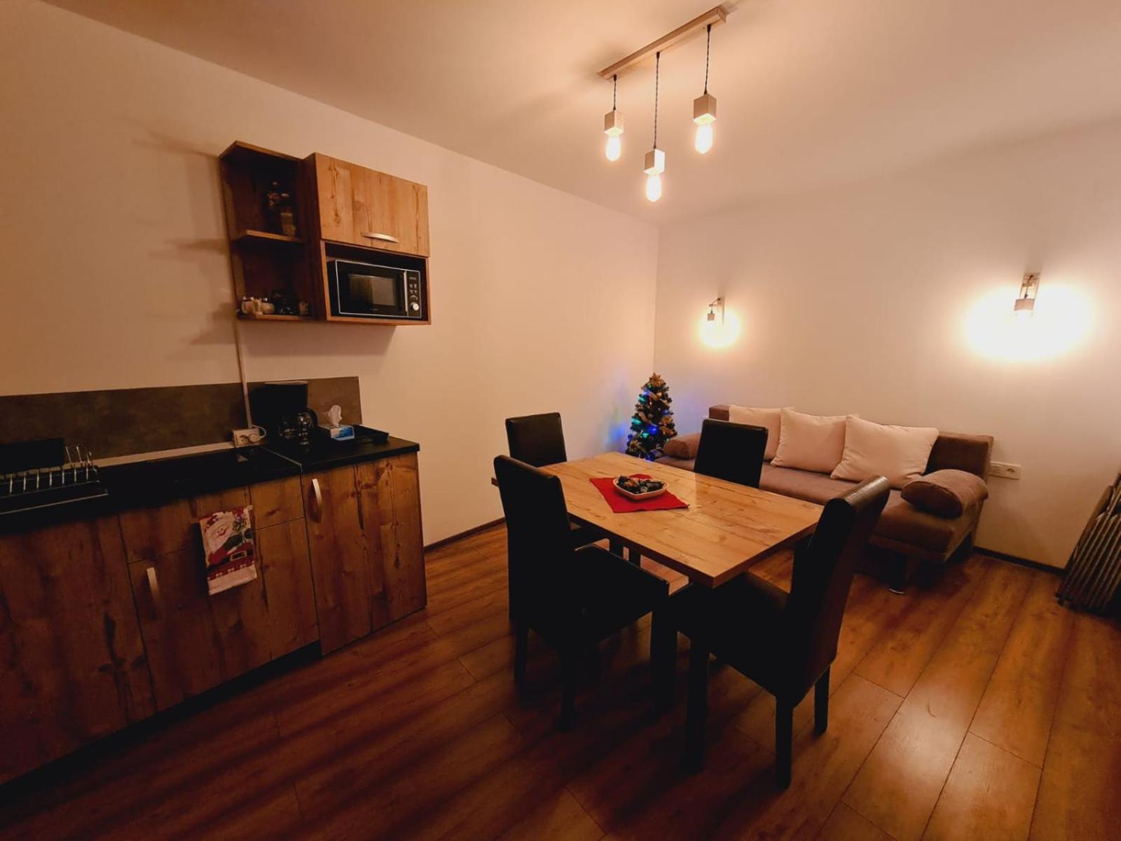 One-Bedroom Apartment - Photo 3