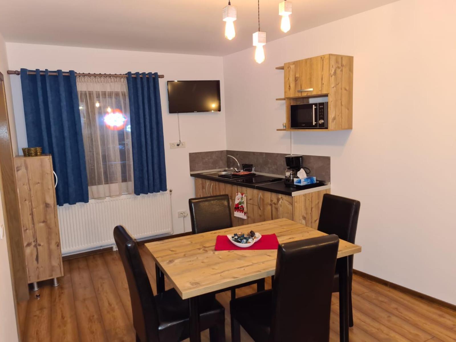 One-Bedroom Apartment - Photo 4