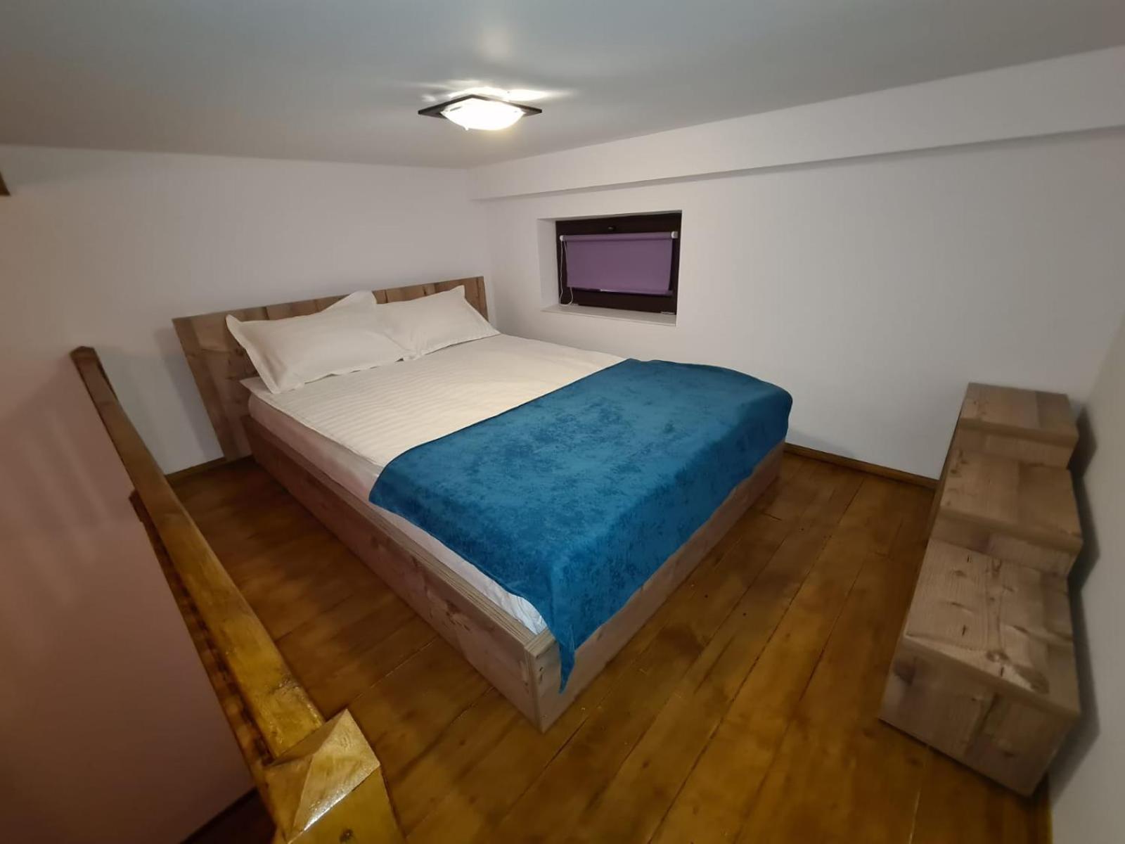 One-Bedroom Apartment - Photo 9