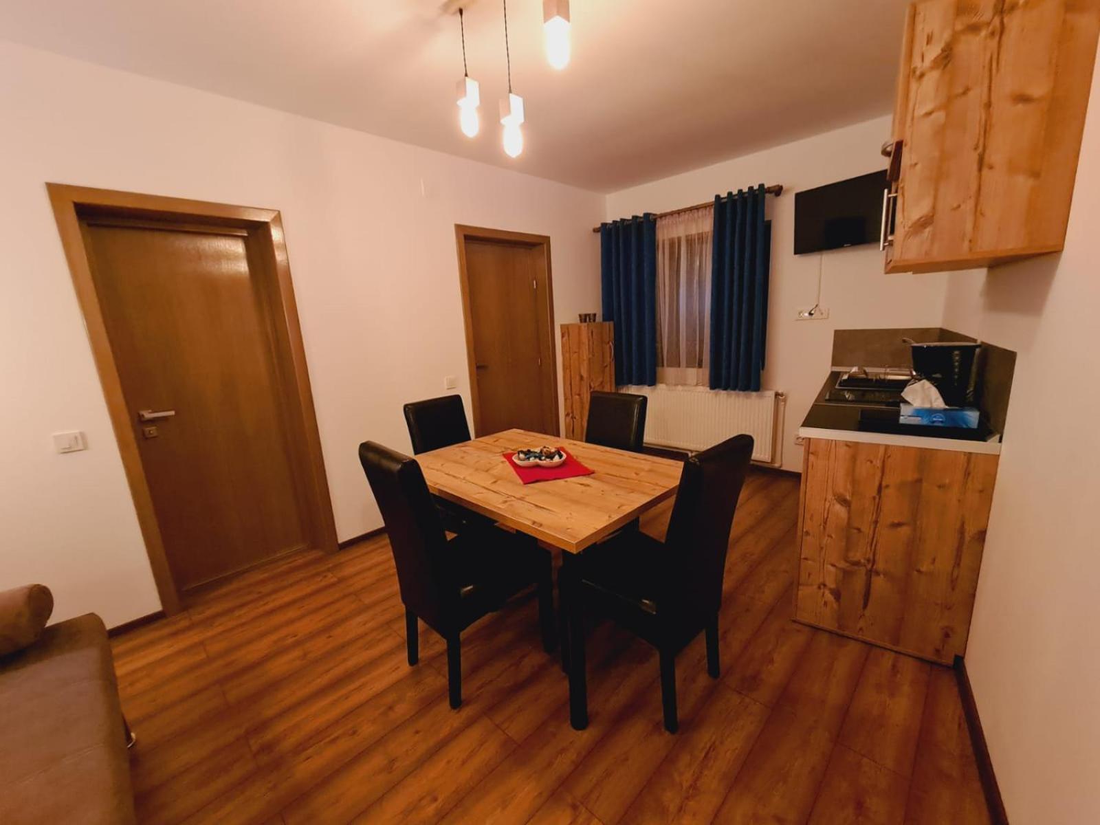 One-Bedroom Apartment - Photo 11