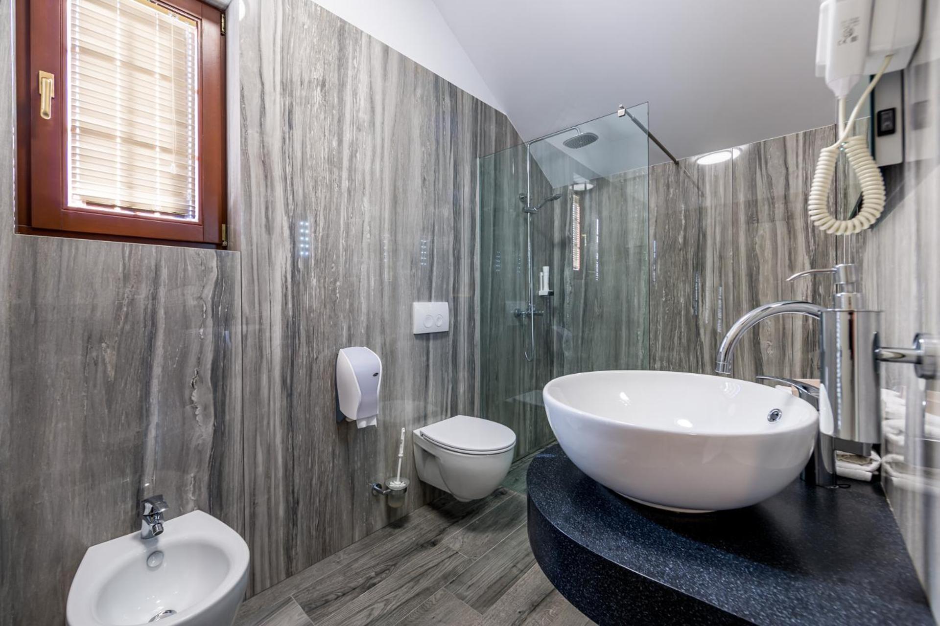 Superior Triple Room - Photo 5