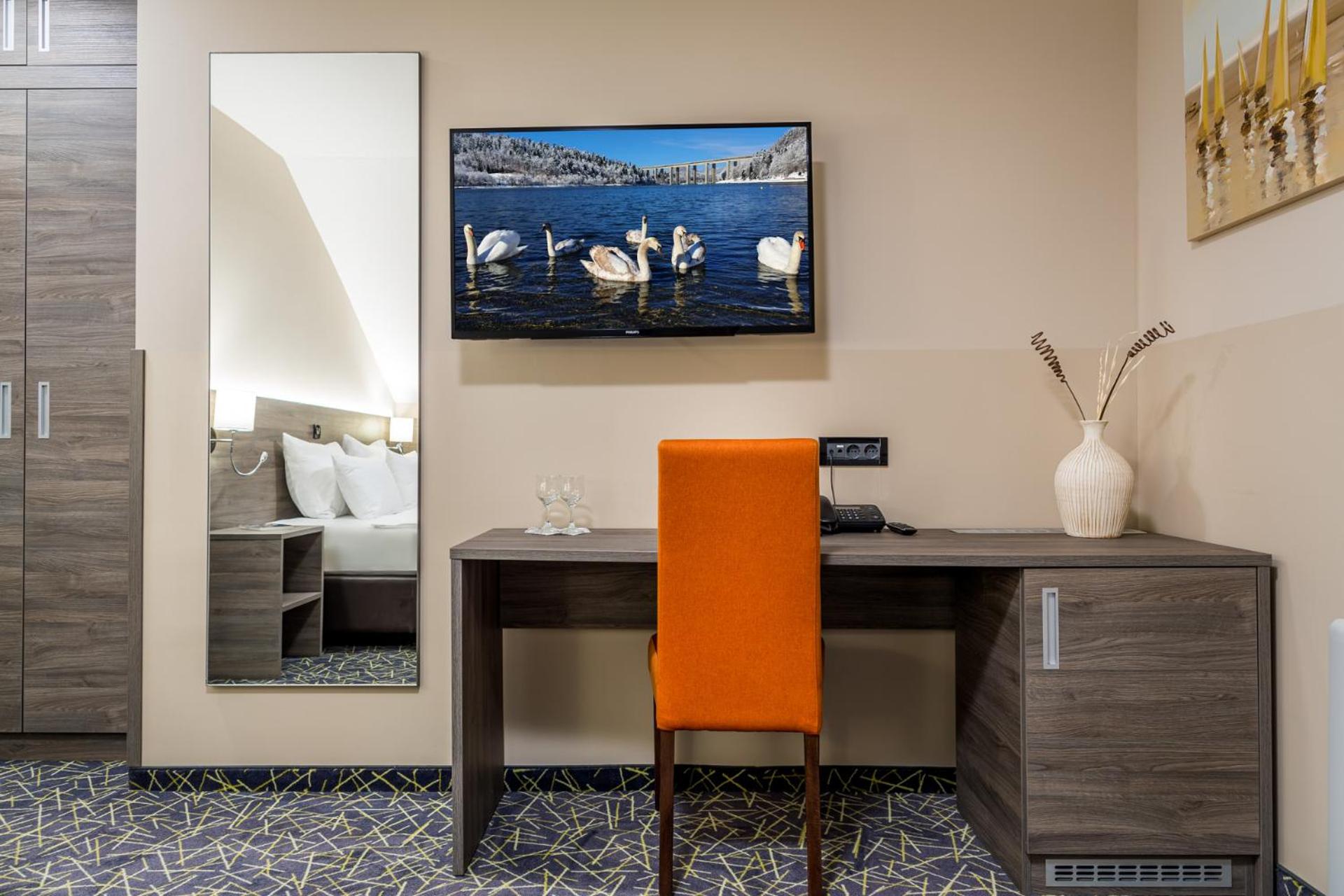 Superior Double or Twin Room - Photo 2