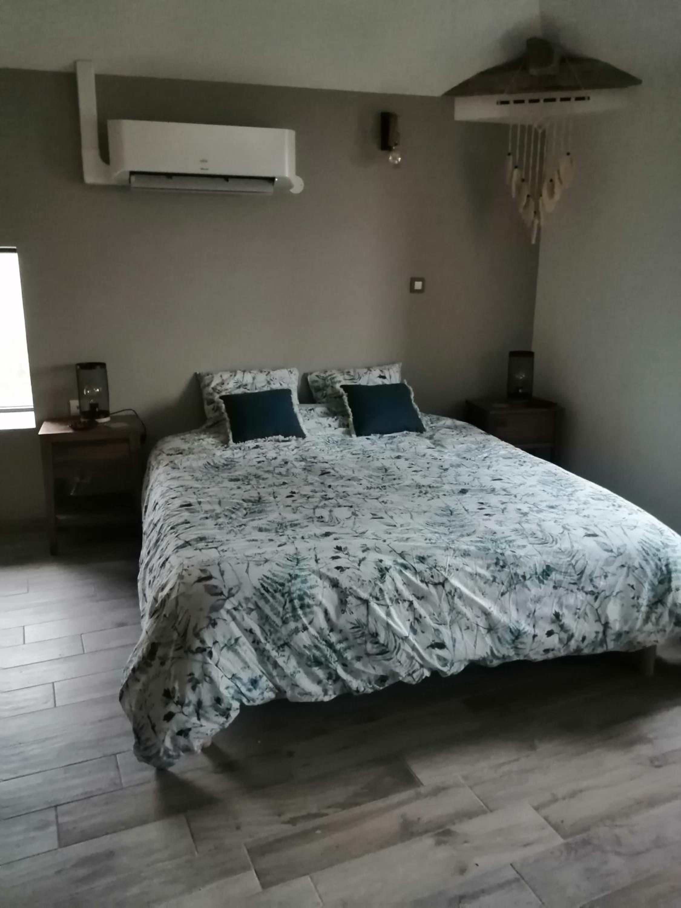 Double or Twin Room with View - Photo 10