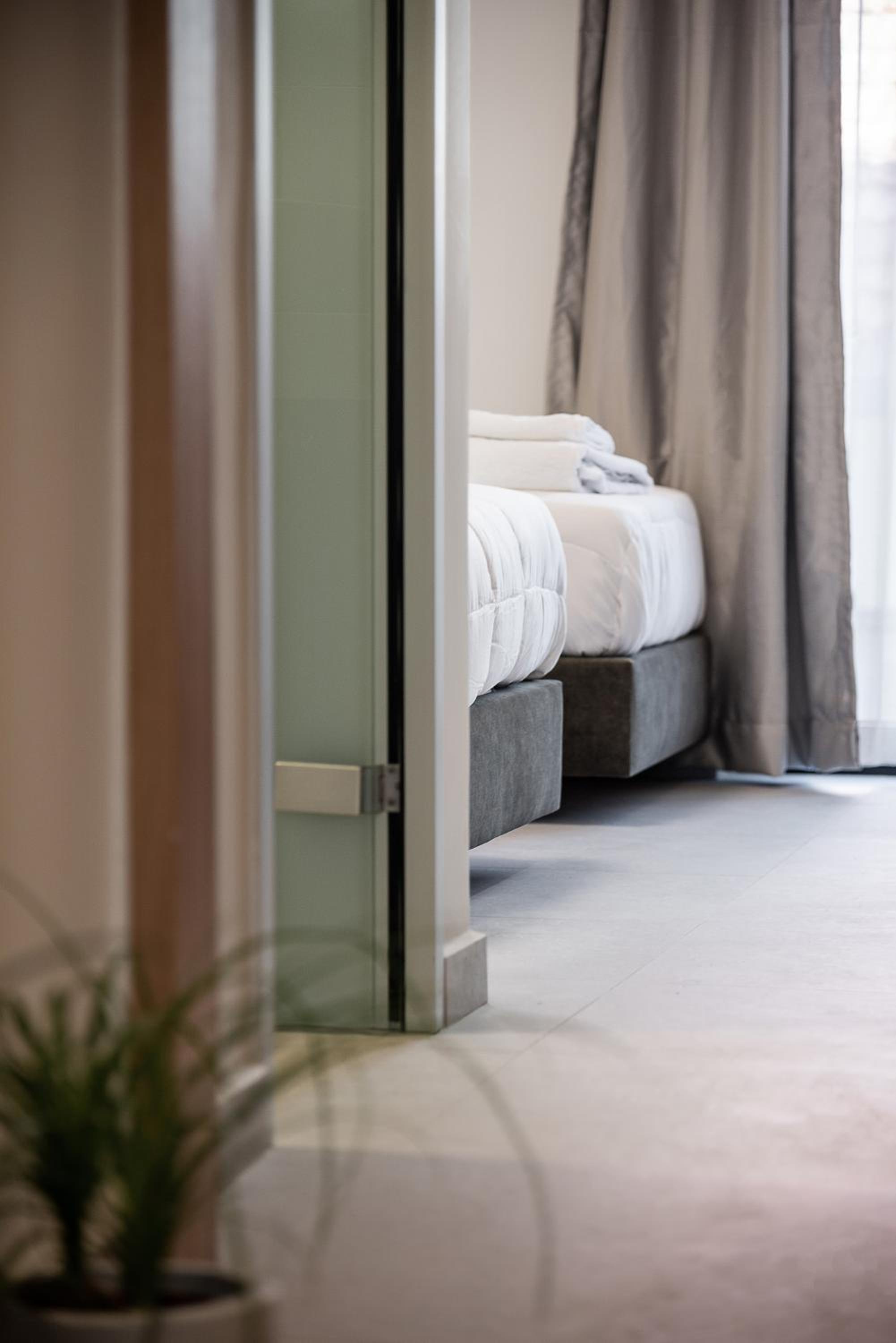 Twin Room with Balcony - Photo 3