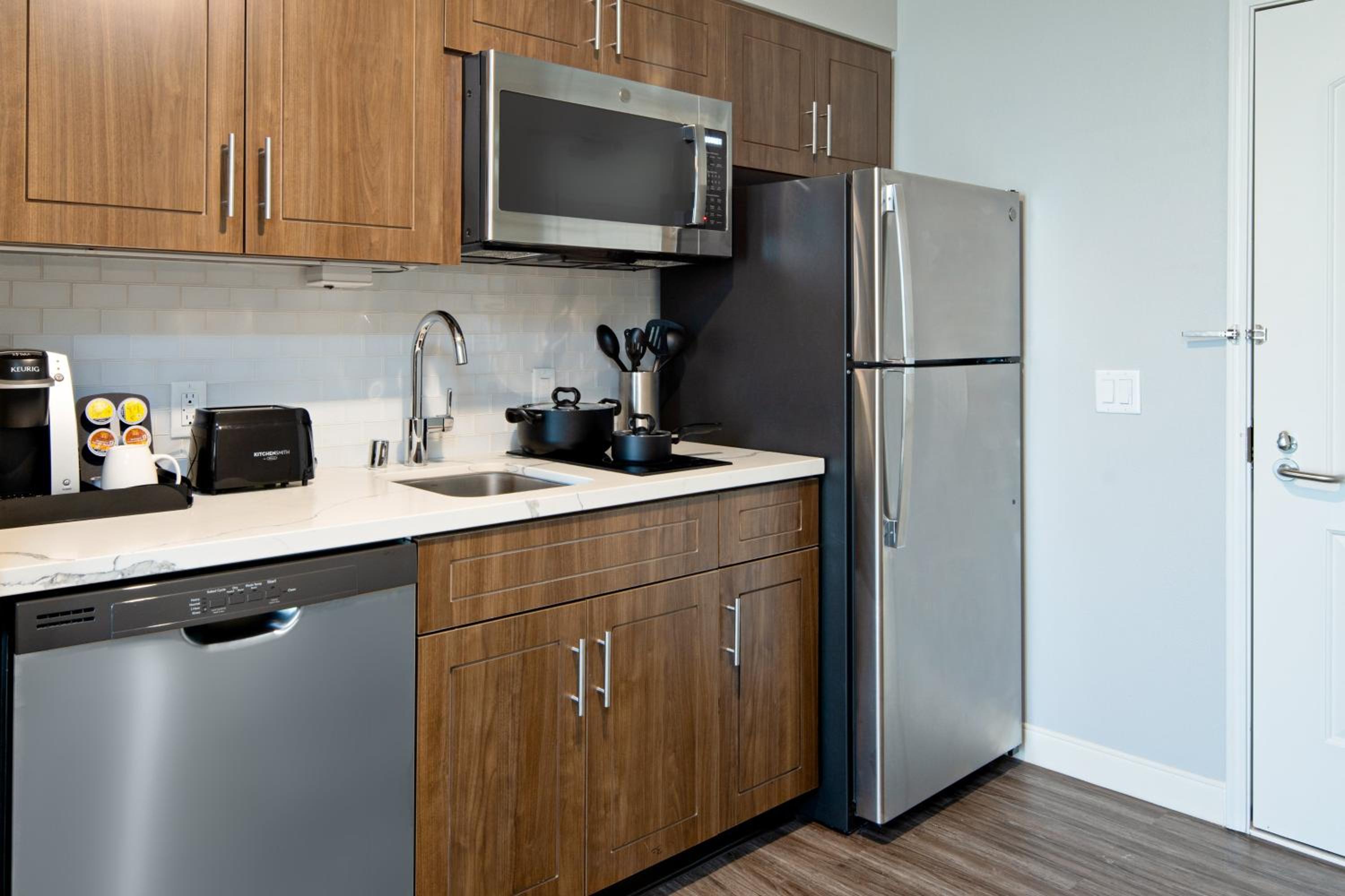King Studio Suite - Photo 4