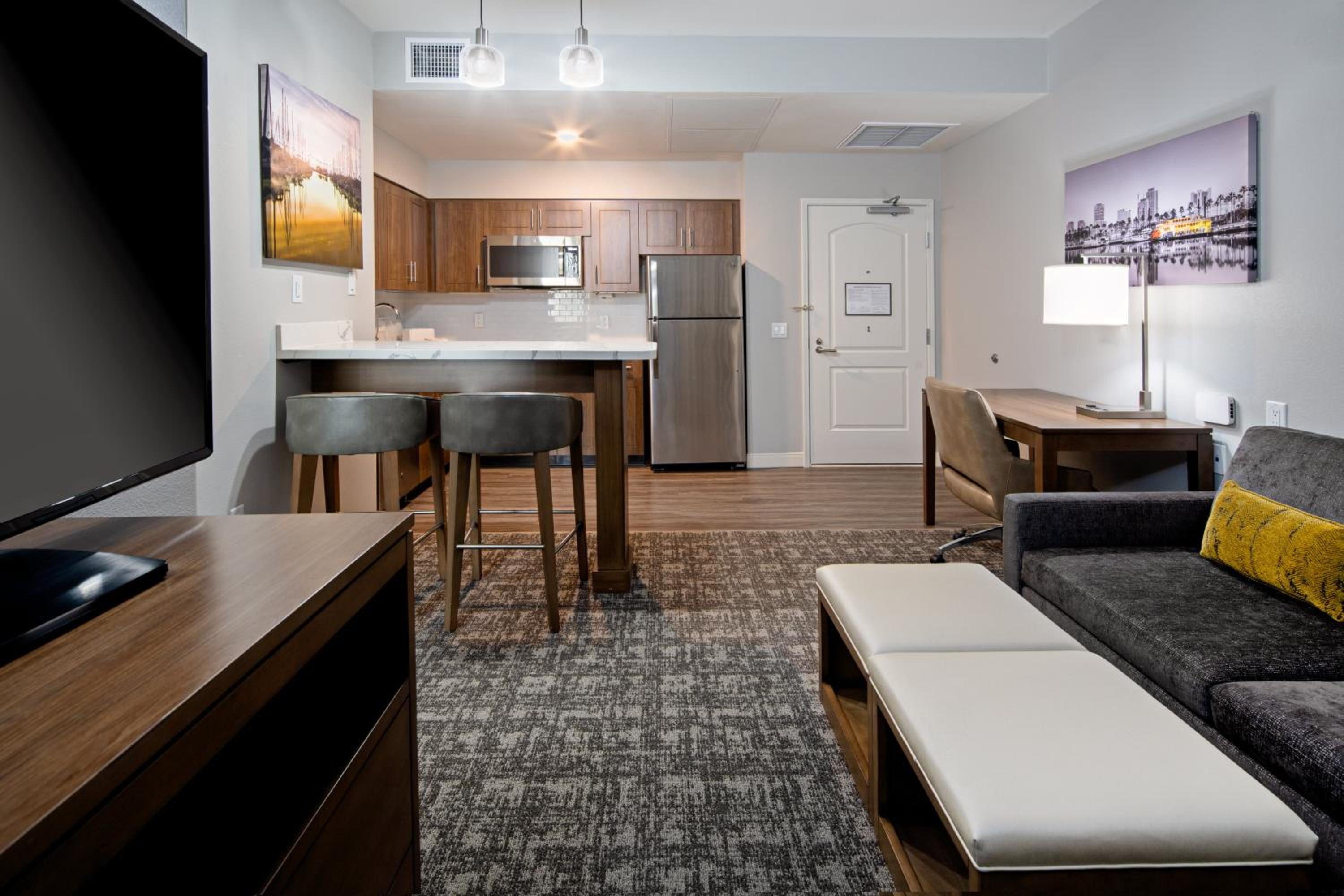 One-Bedroom Suite with Two Queen Beds - Photo 8
